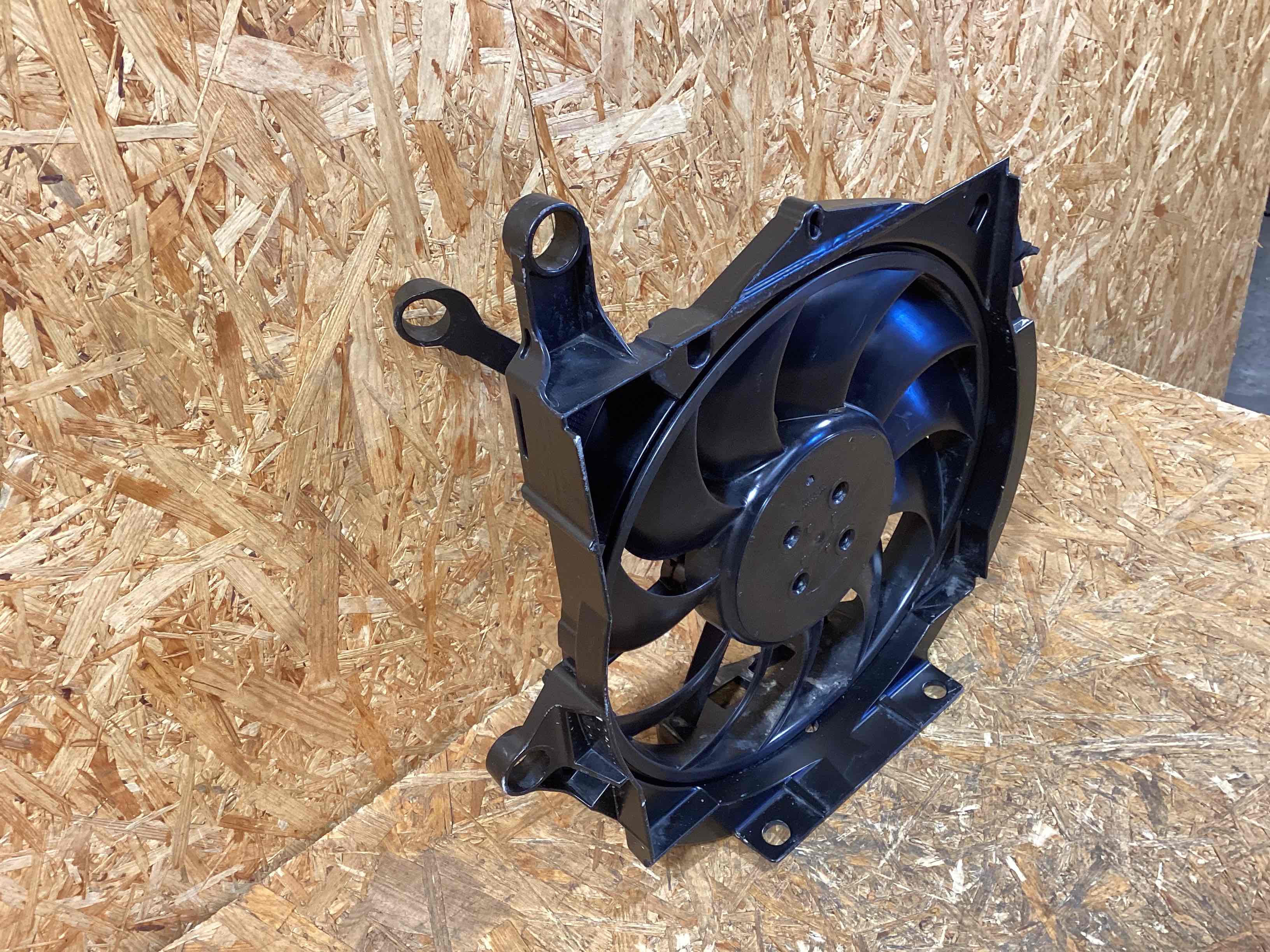 Вентилятор радиатора, вентиляторы Porsche Taycan 060326-109