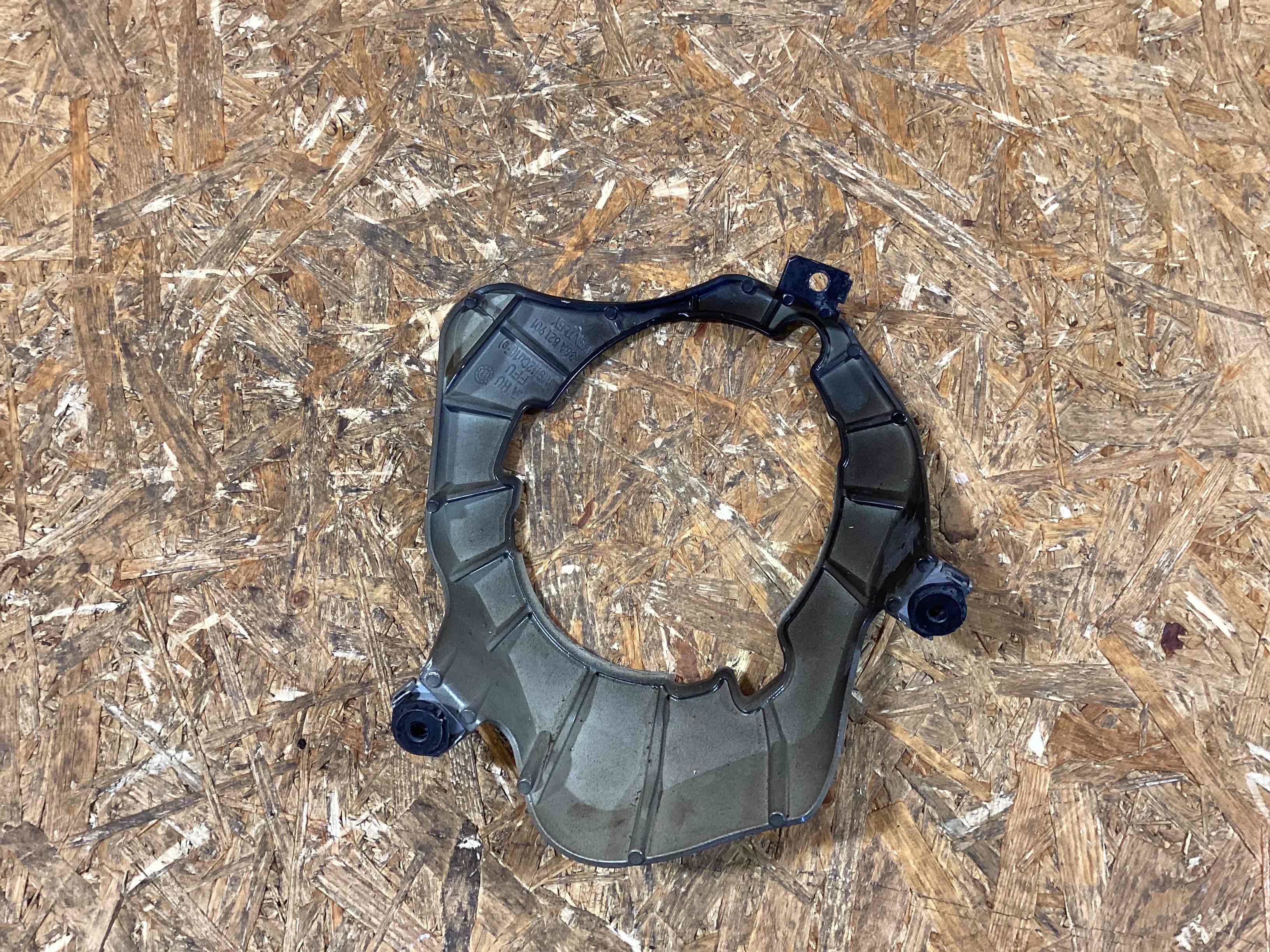 Крепление крыла Bentley Bentayga 060326-117