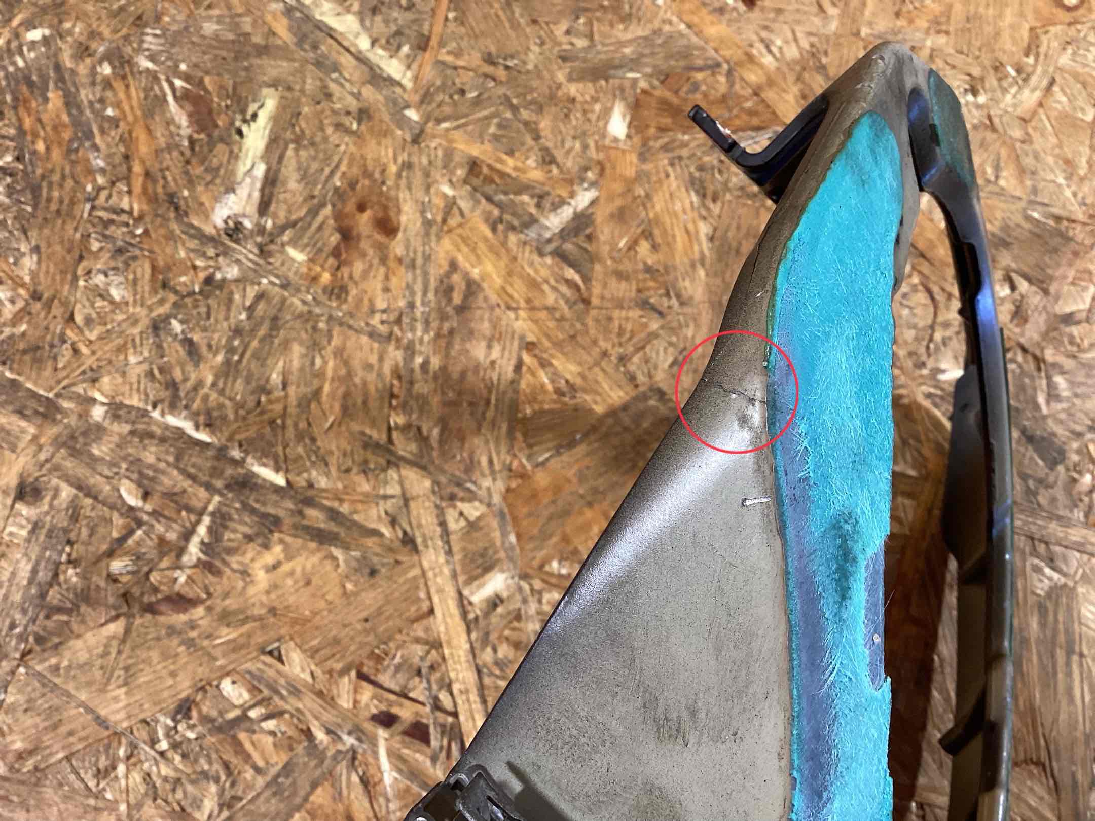 Крепление крыла Bentley Bentayga 060326-117