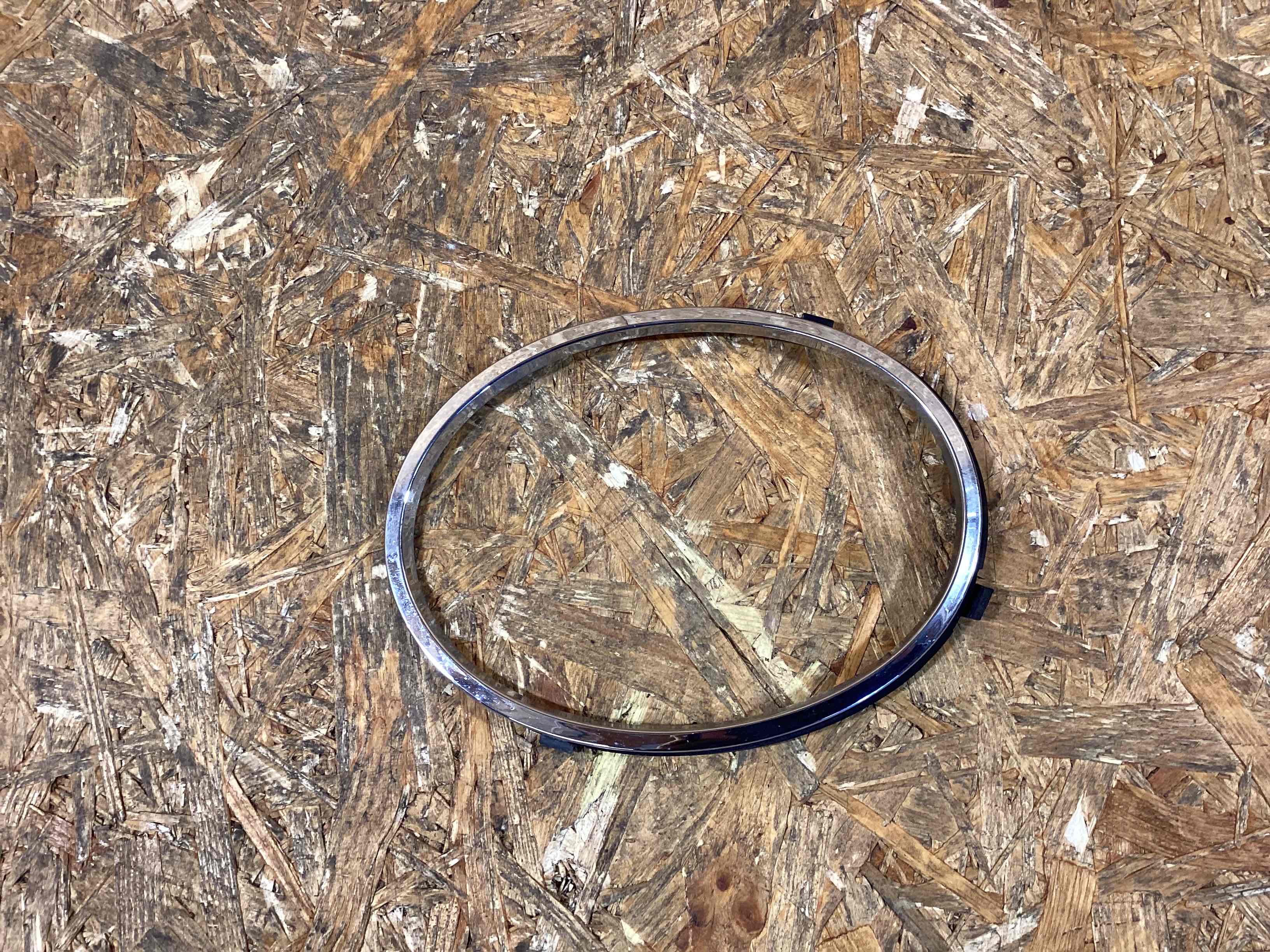 Молдинг крыла, решетки и жабры крыла Bentley Bentayga 060326-119