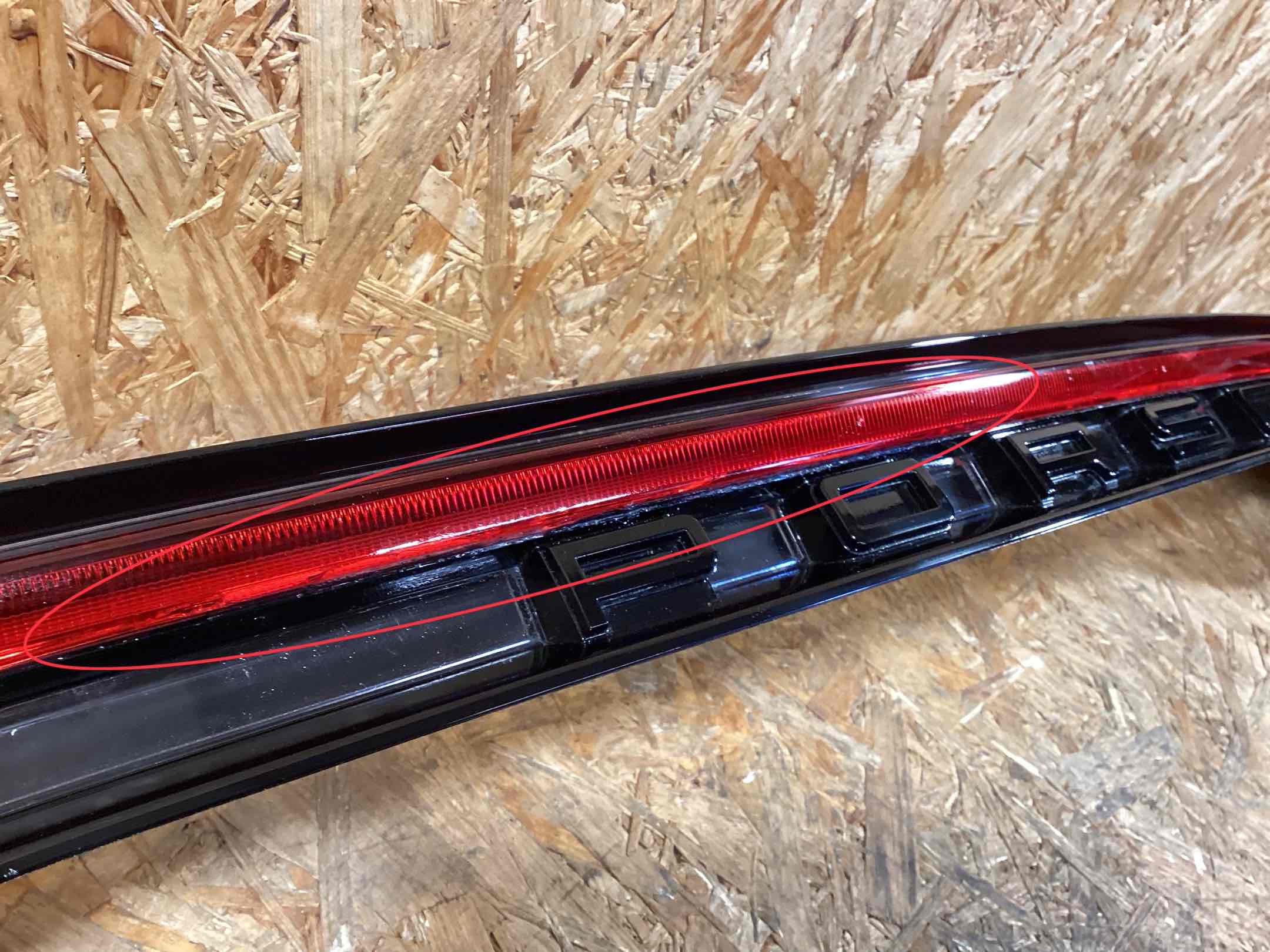 Фонарь стоп-сигнал Porsche Macan 060326-122