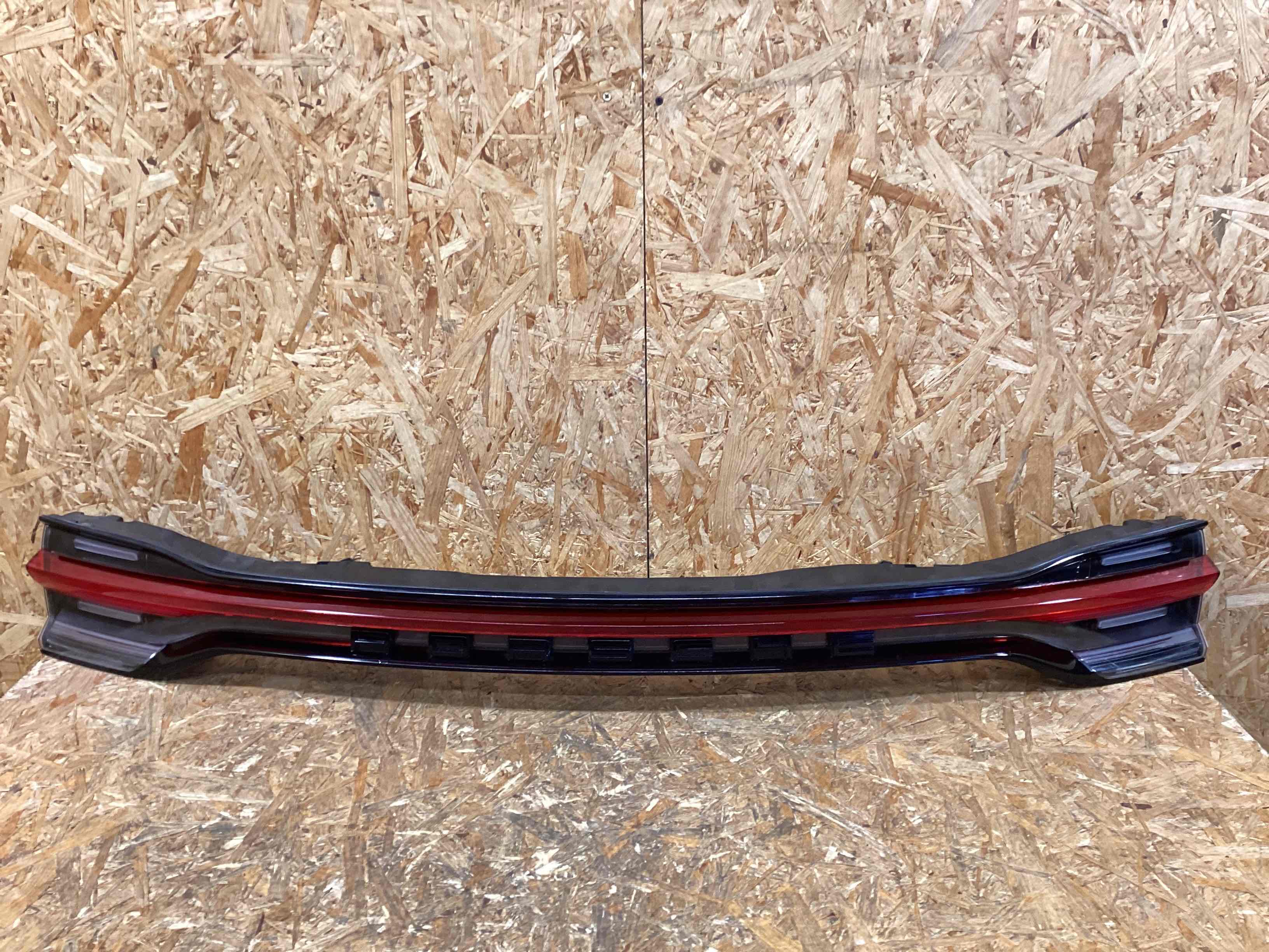 Фонарь стоп-сигнал Porsche Macan 060326-122