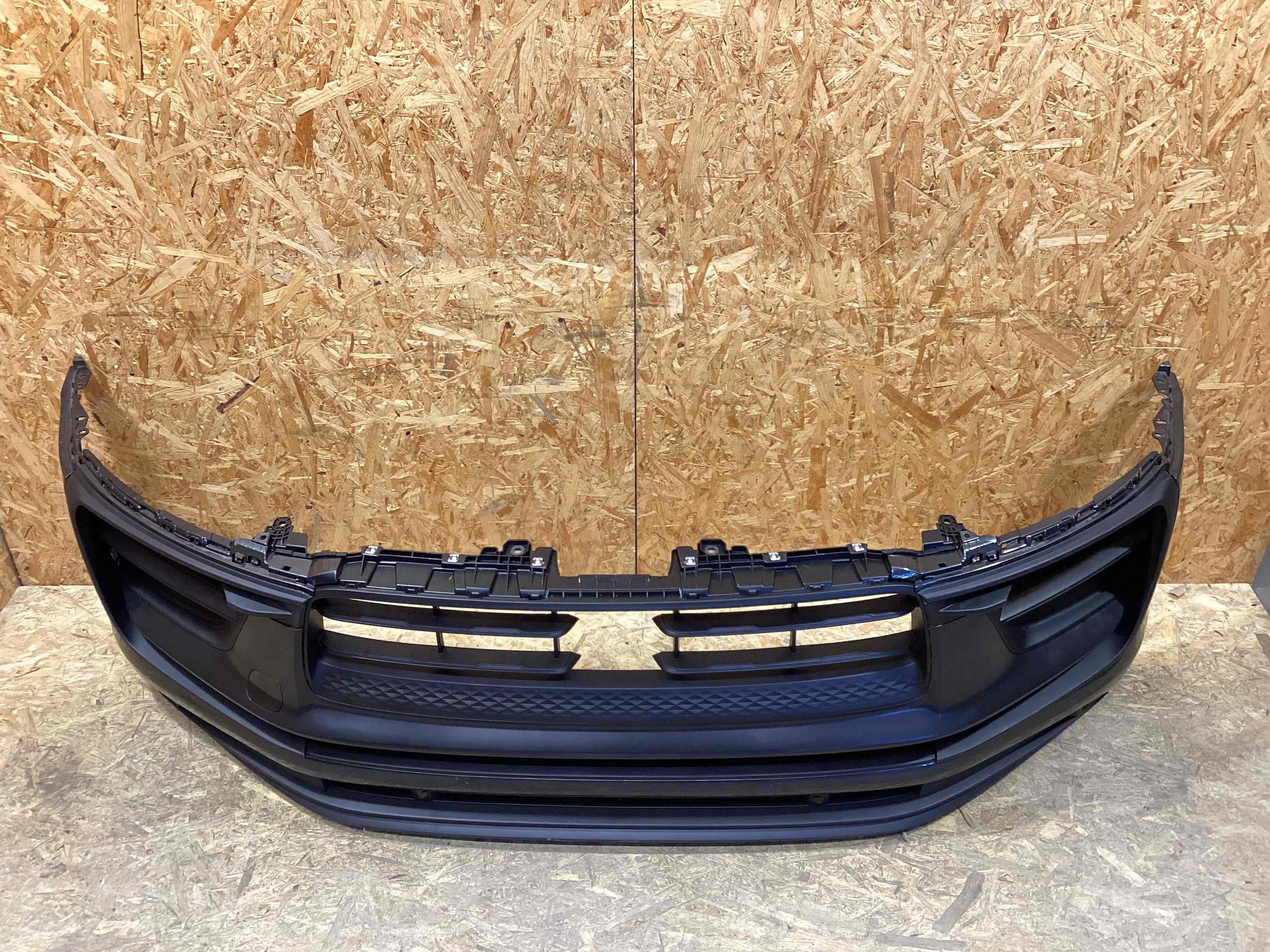 Бампер передний Porsche Macan 060326-123