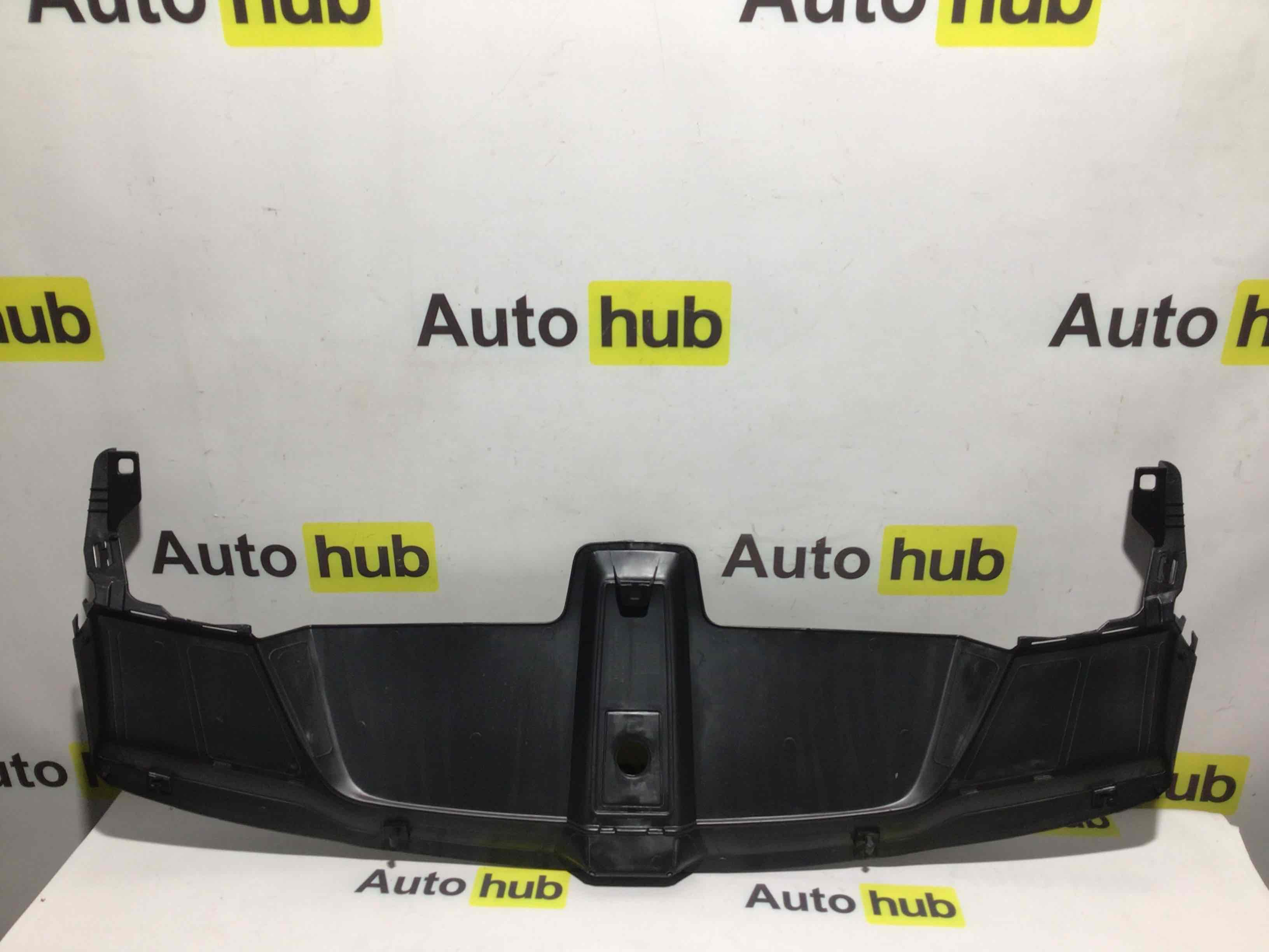 Пластик моторного отсека Porsche Cayenne 060426-004