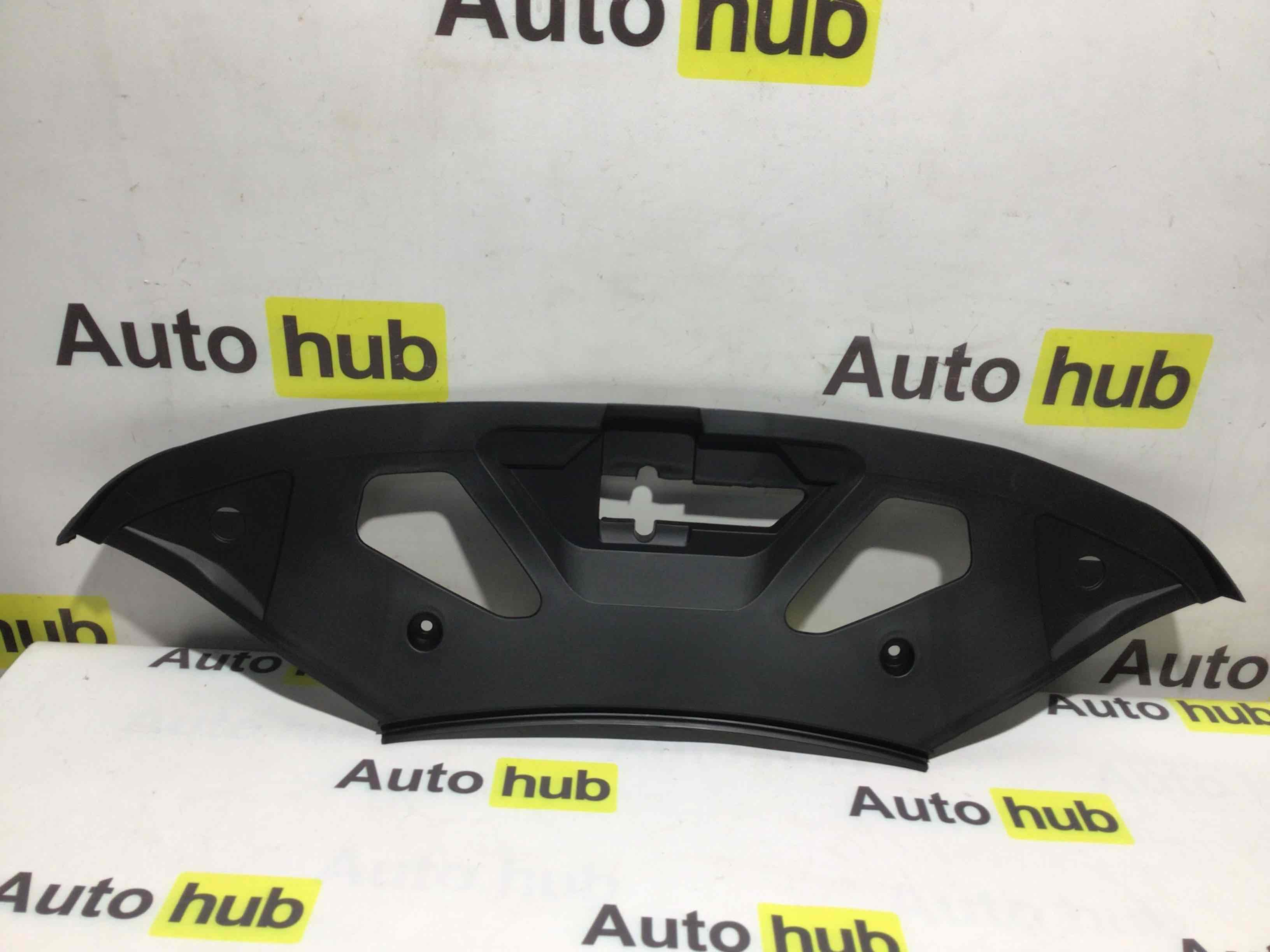 Пластик моторного отсека Porsche Panamera 060426-006