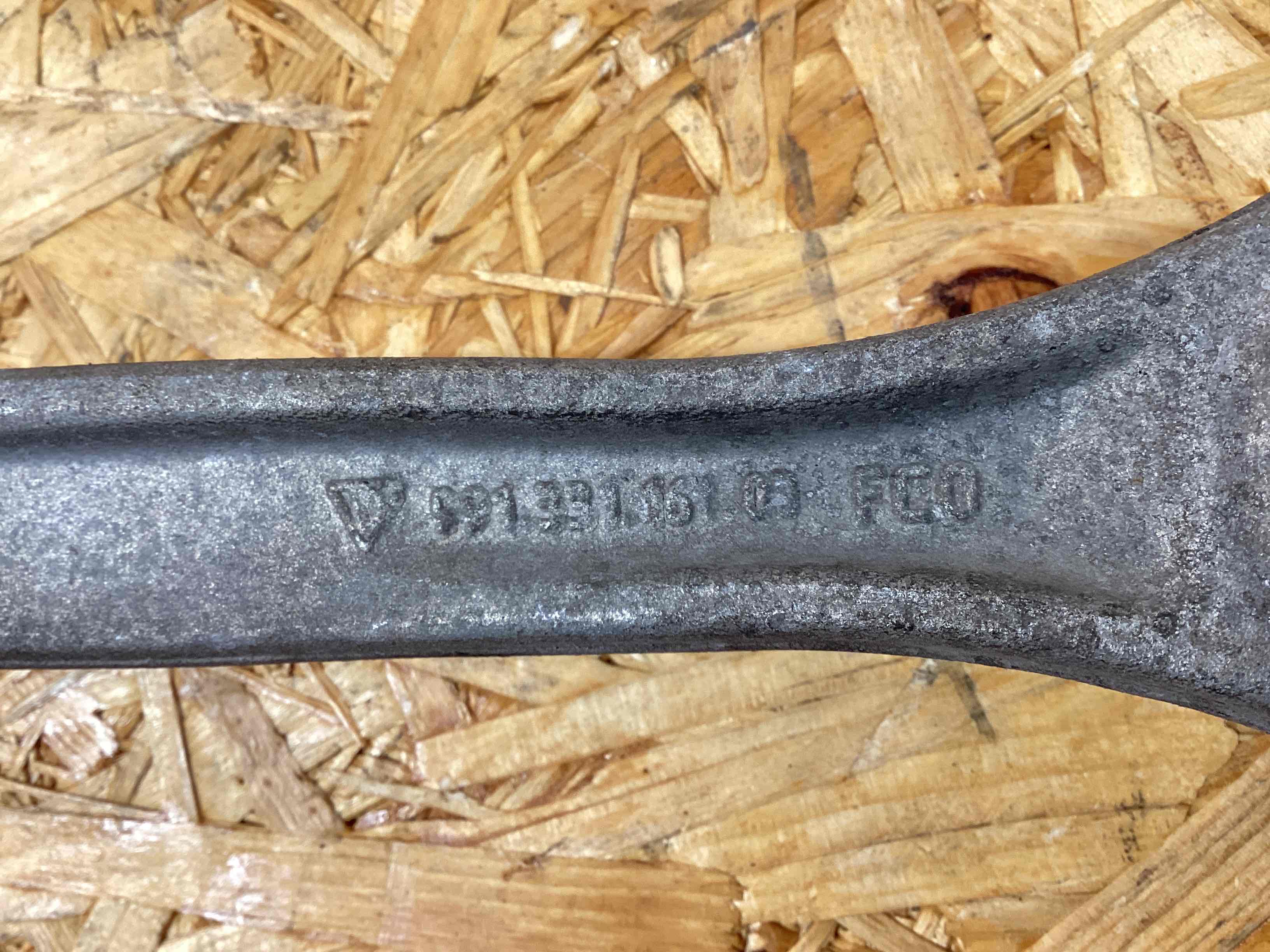 Рычаг задний Porsche 911 060525-126