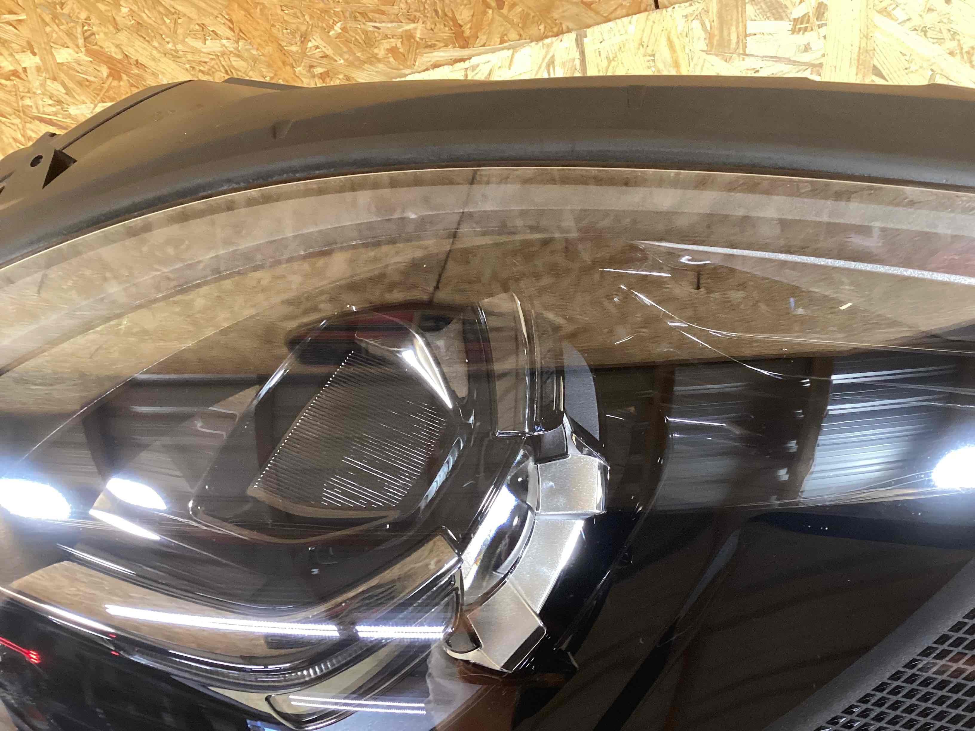 Фара левая Porsche Macan 060526-127