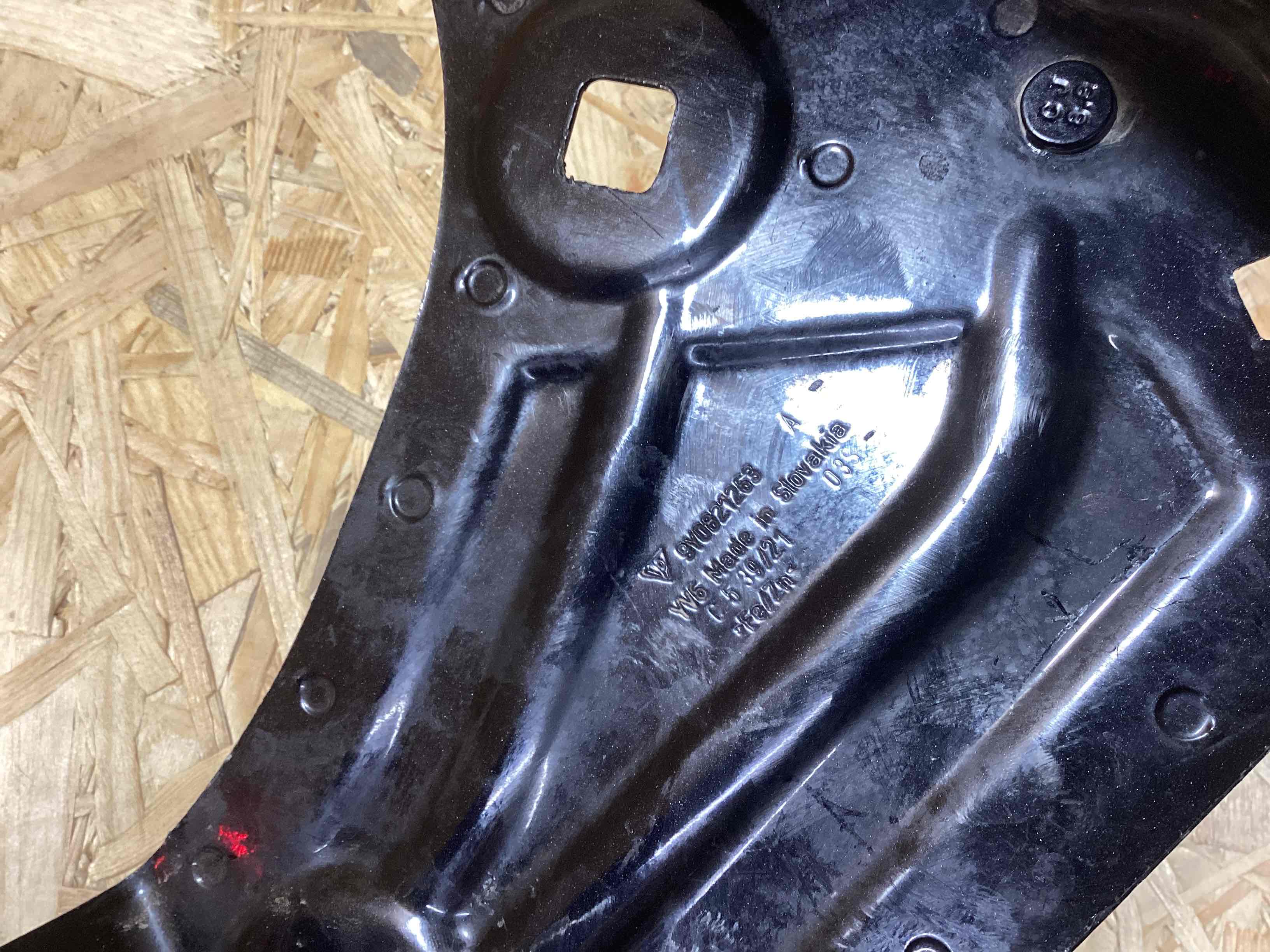 Крепление фары Porsche Cayenne 060526-134