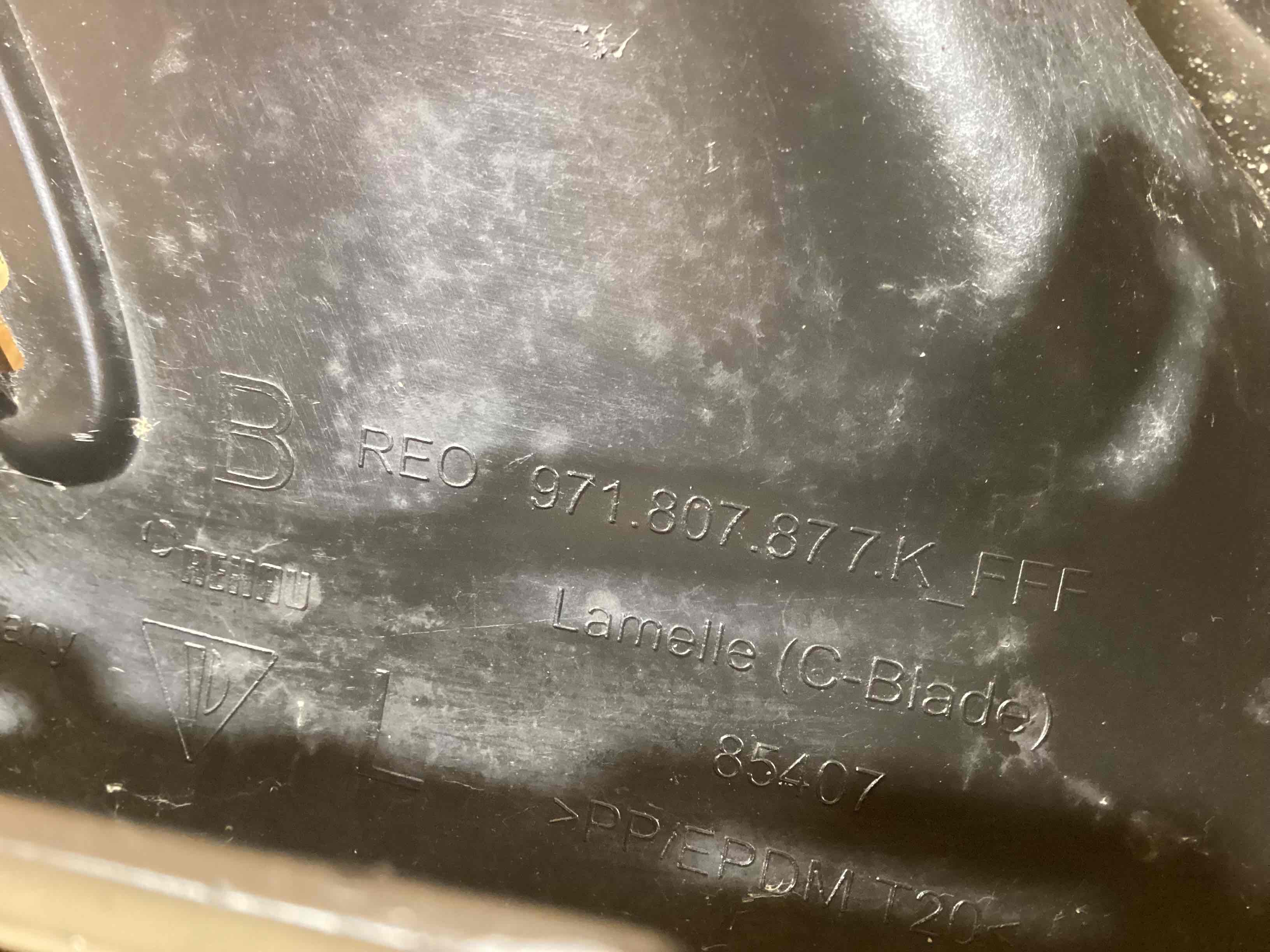 Заглушка, вставка (решетка) в бампер Porsche Panamera 060826-111