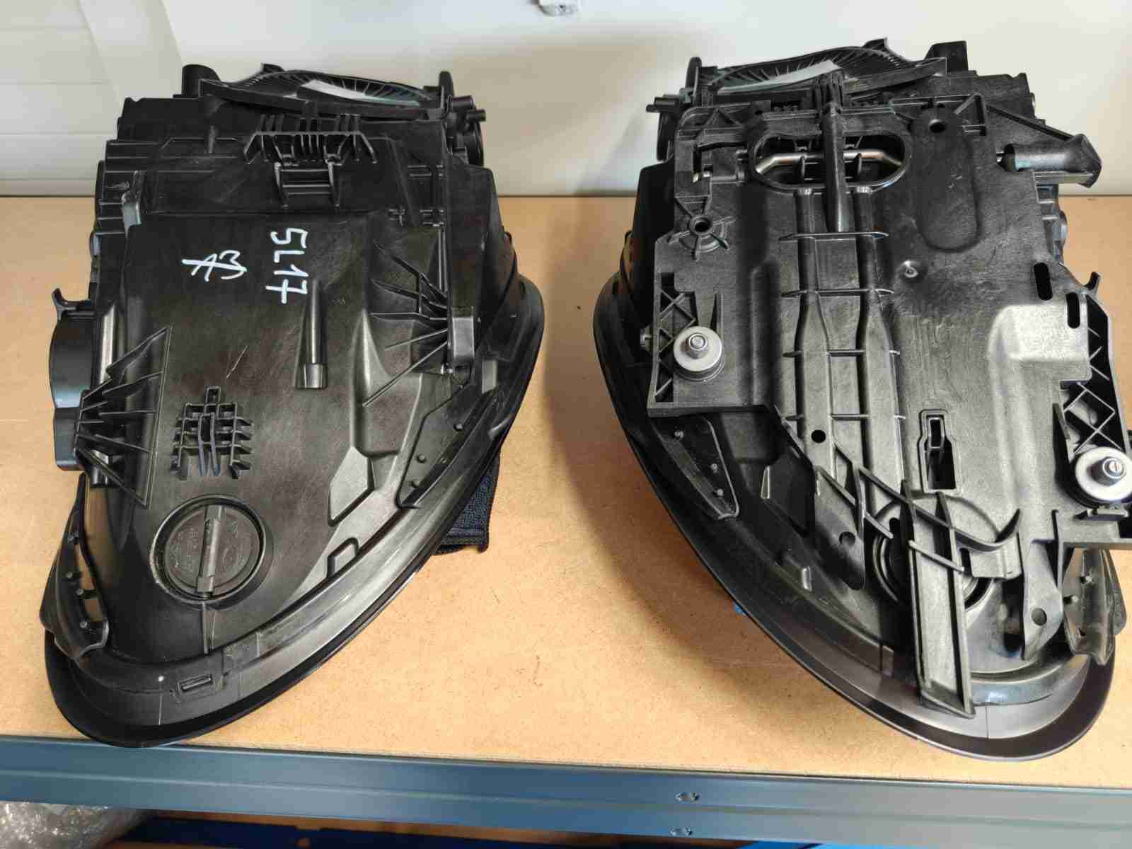 Фара левая Porsche 911 060826-206