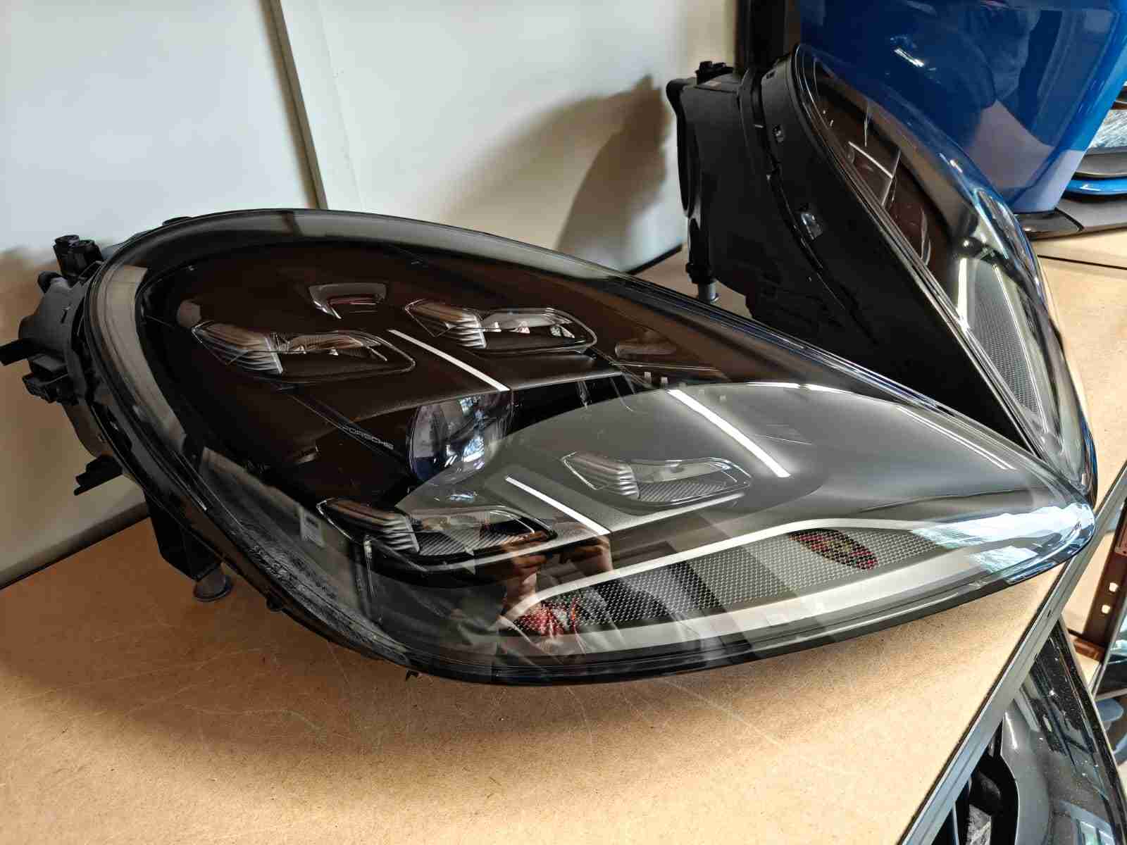 Фара права Porsche Cayenne 060926-202