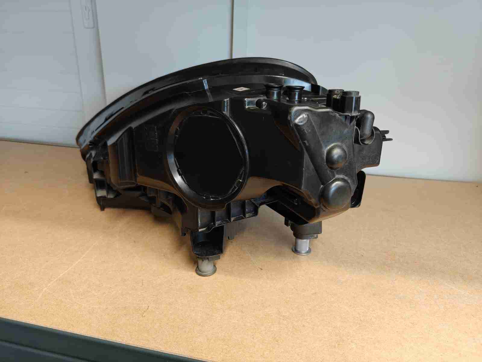 Фара права Porsche Cayenne 060926-202