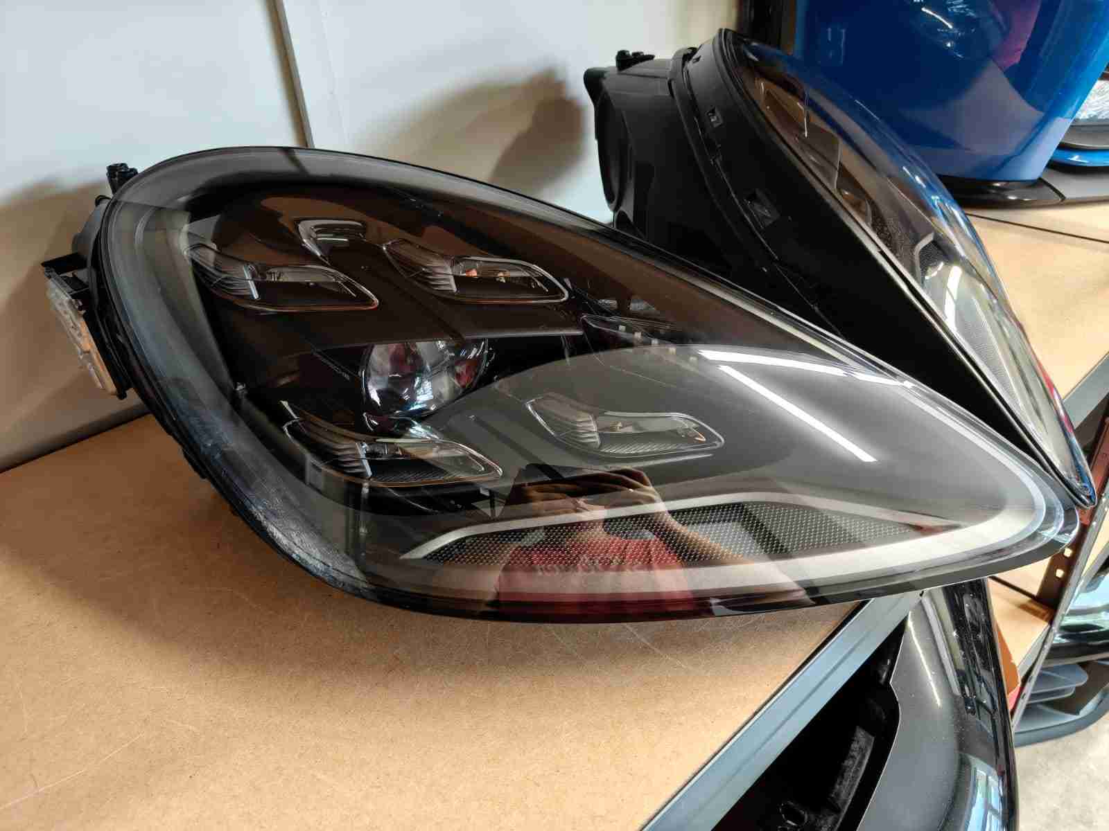 Фара права Porsche Cayenne 060926-204