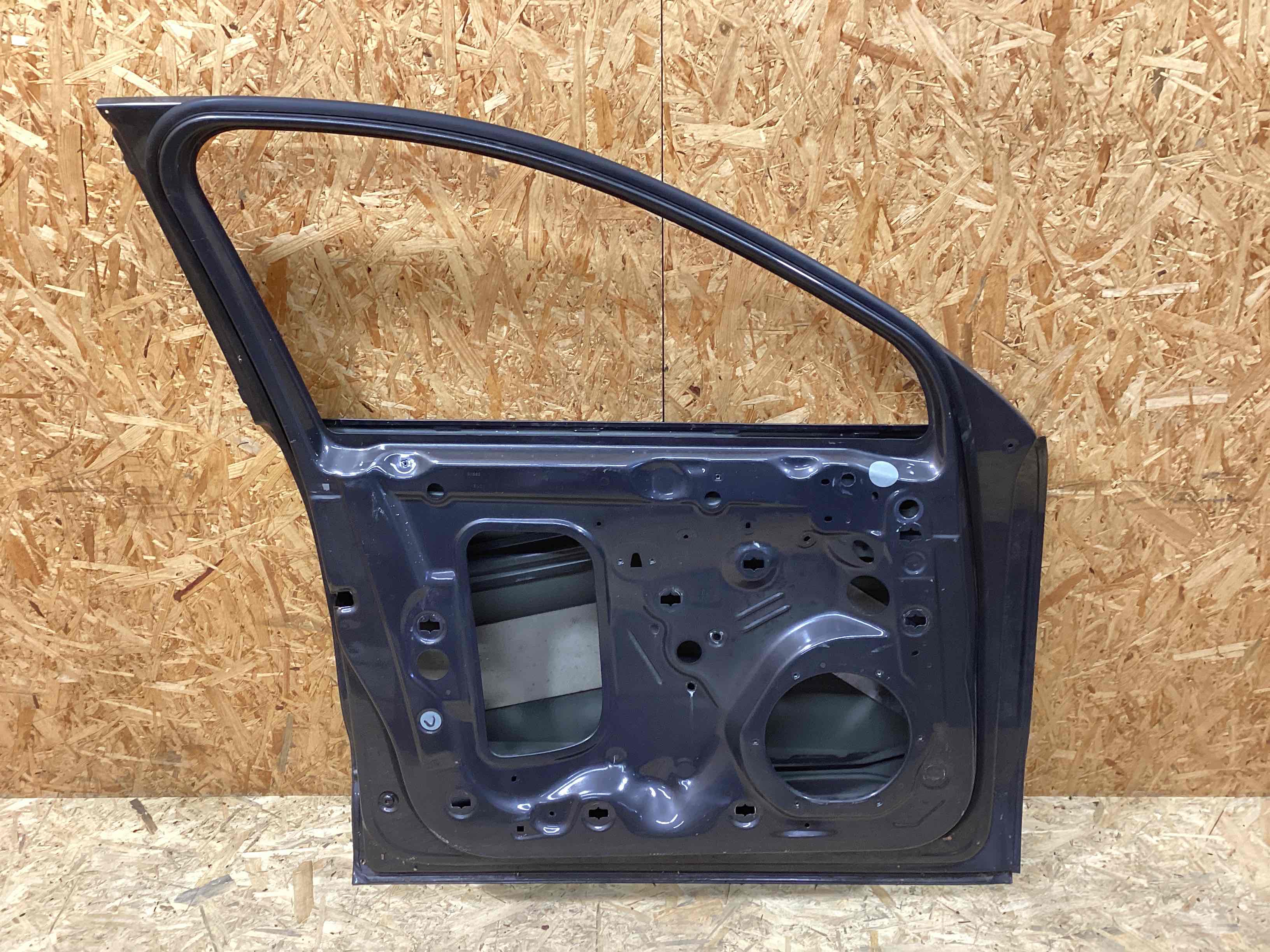 Дверь передняя левая Porsche Macan 061025-101