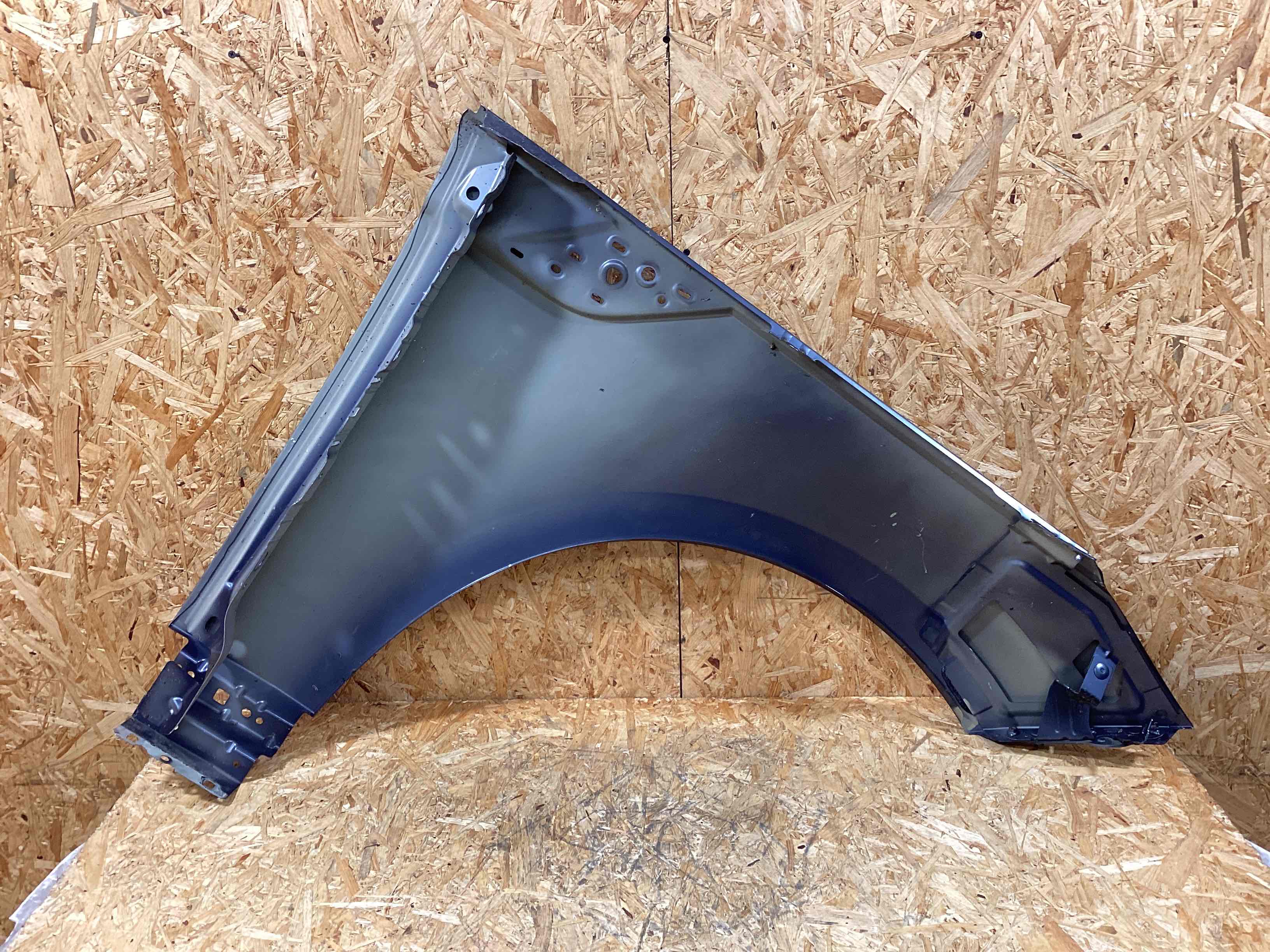 Крыло переднее левое Land Rover Range Rover Sport L461 061025-106