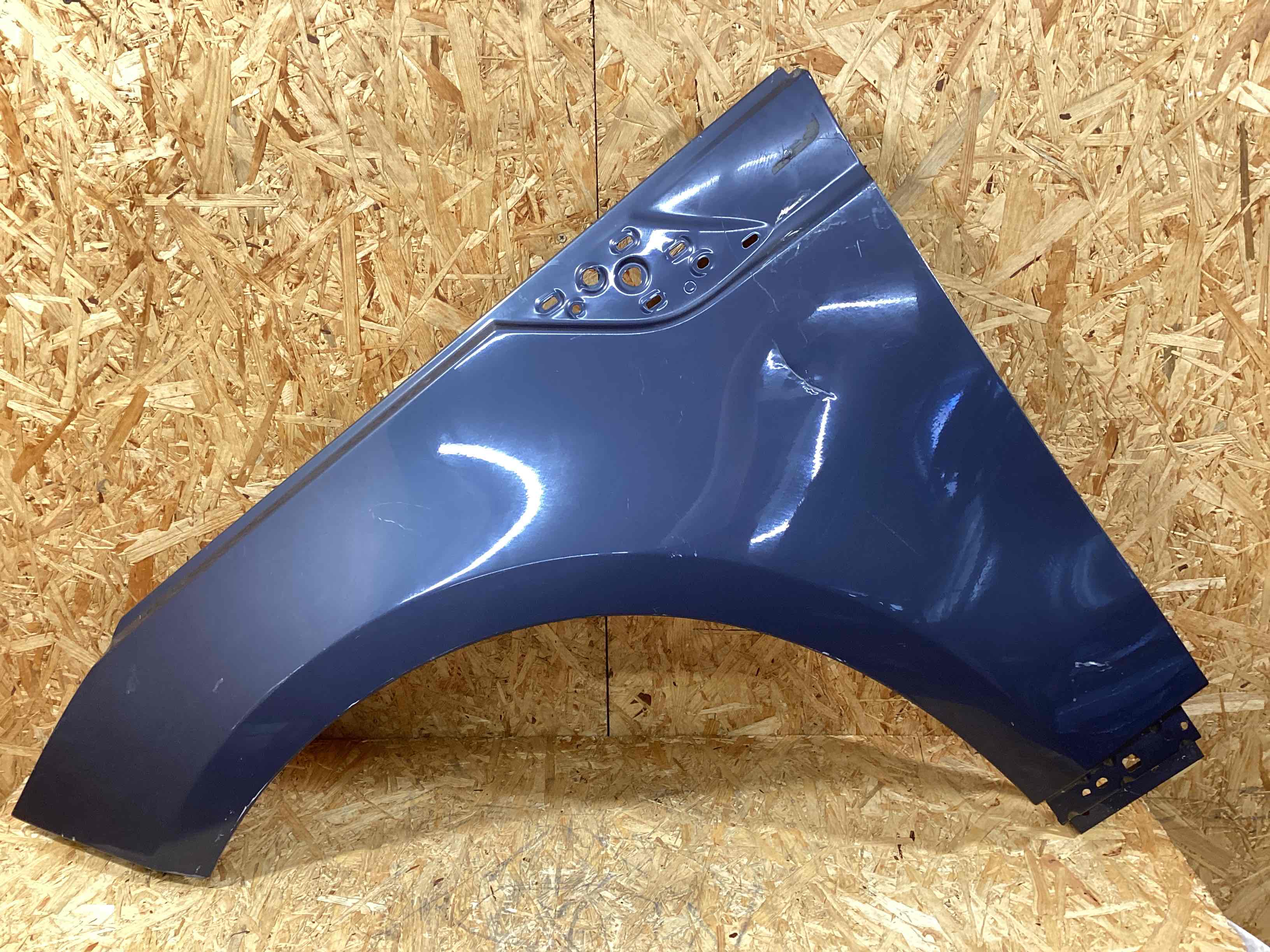 Крыло переднее левое Land Rover Range Rover Sport L461 061025-106