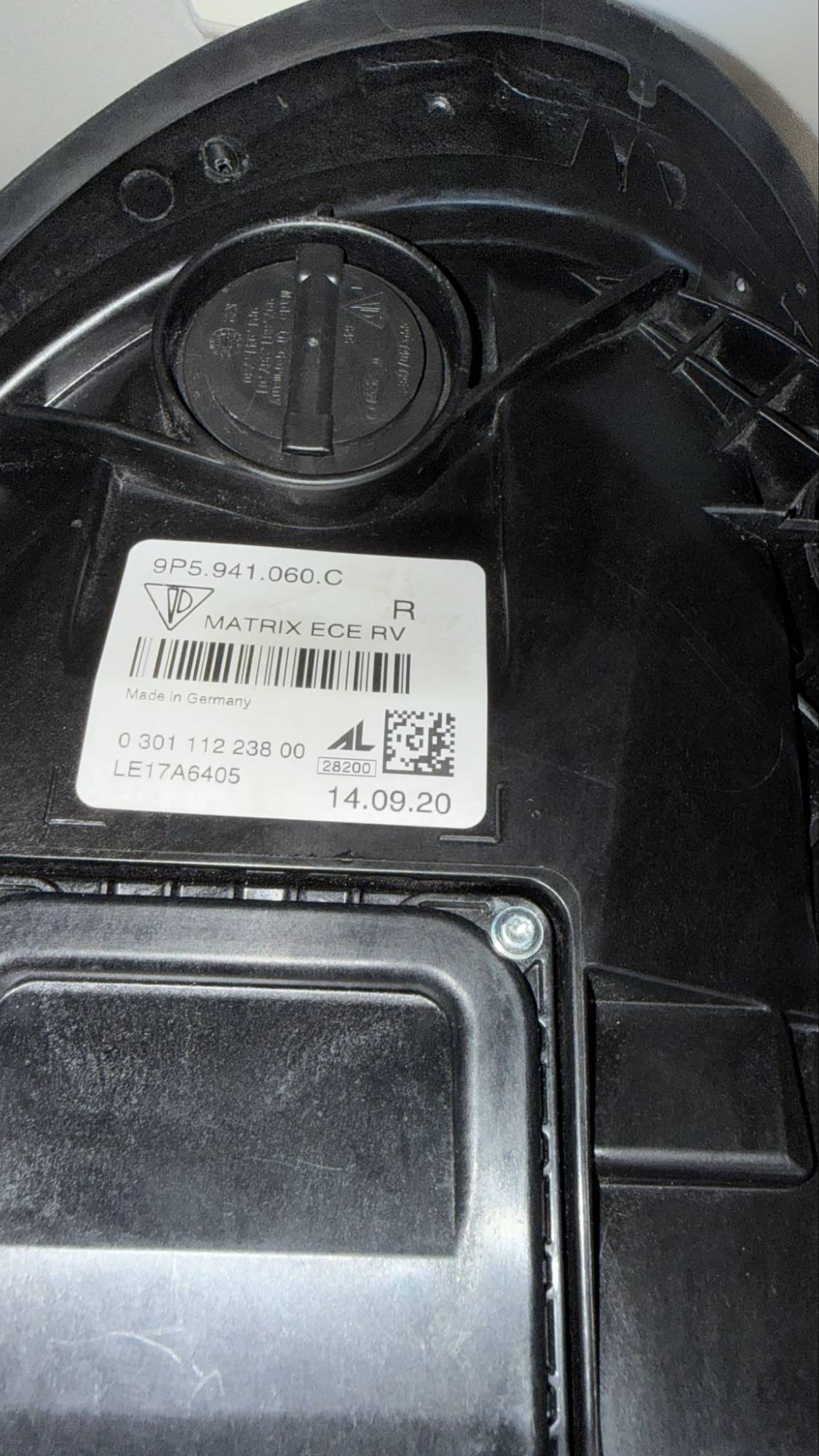 Фара ліва Porsche 911 061026-201