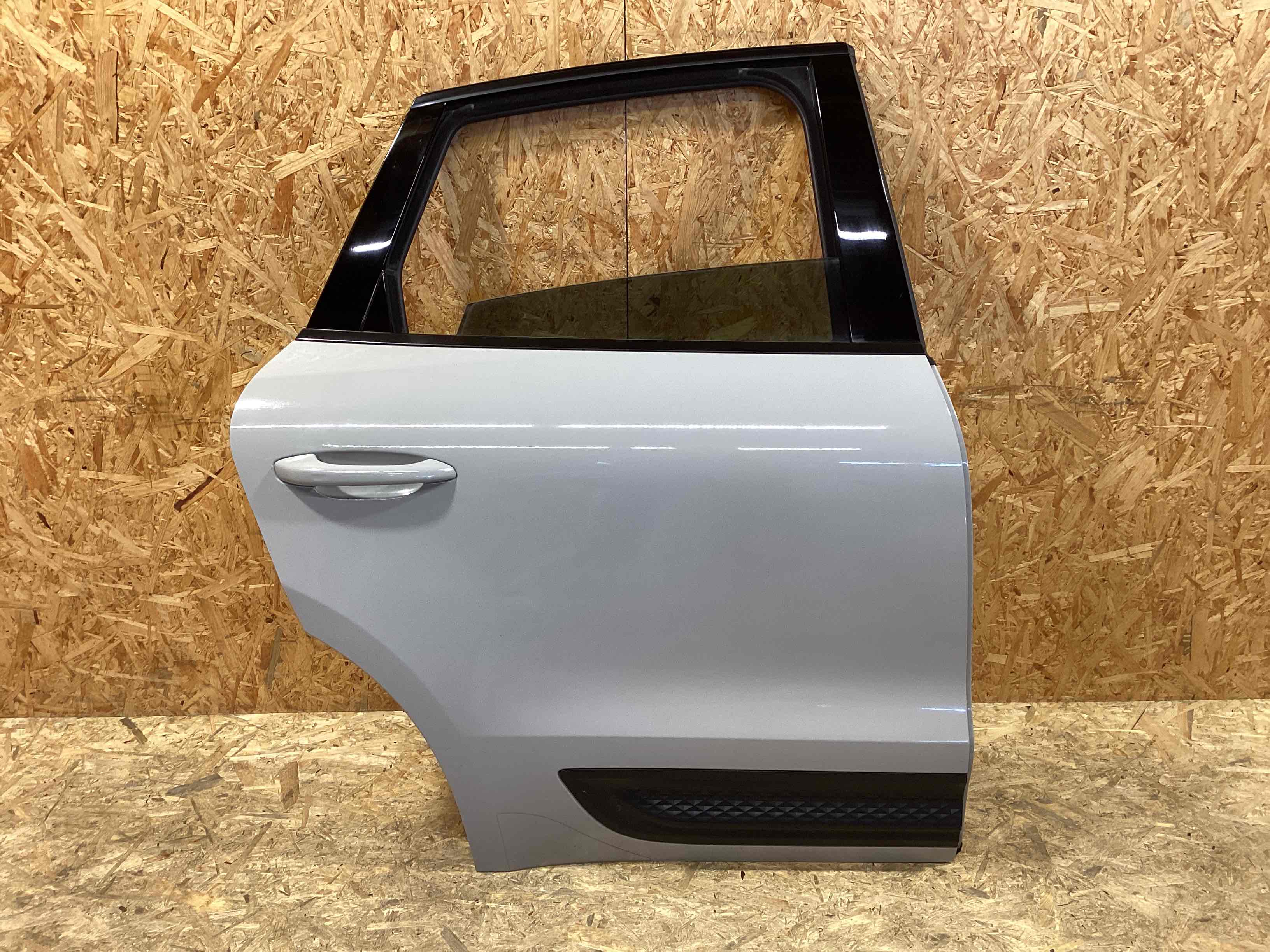 Дверь задняя правая Porsche Macan 061125-101