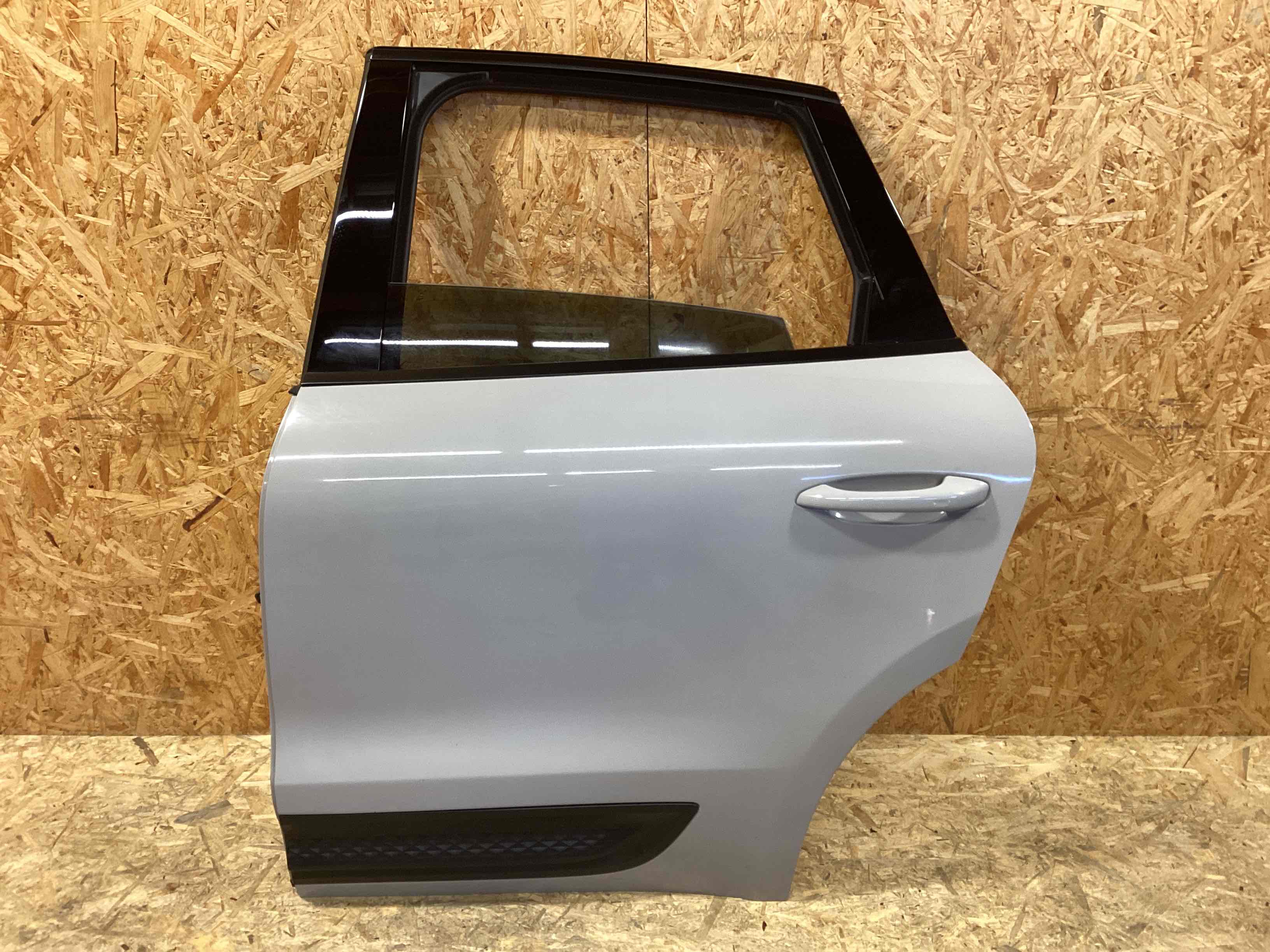 Дверь задняя левая Porsche Macan 061125-102