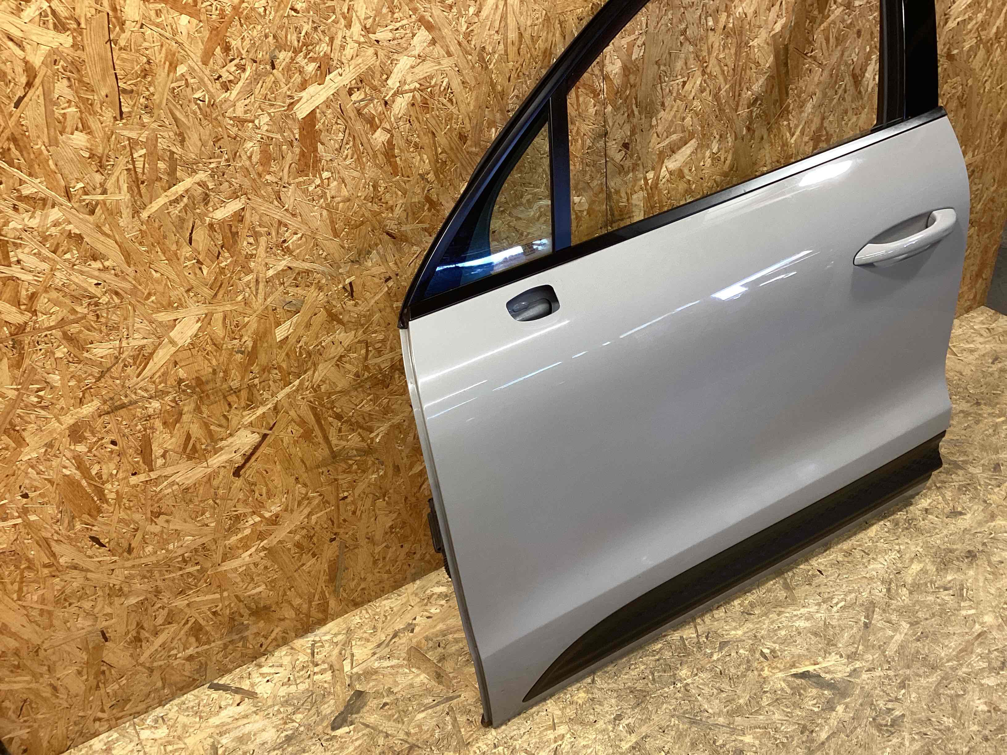 Дверь передняя левая Porsche Macan 061125-103