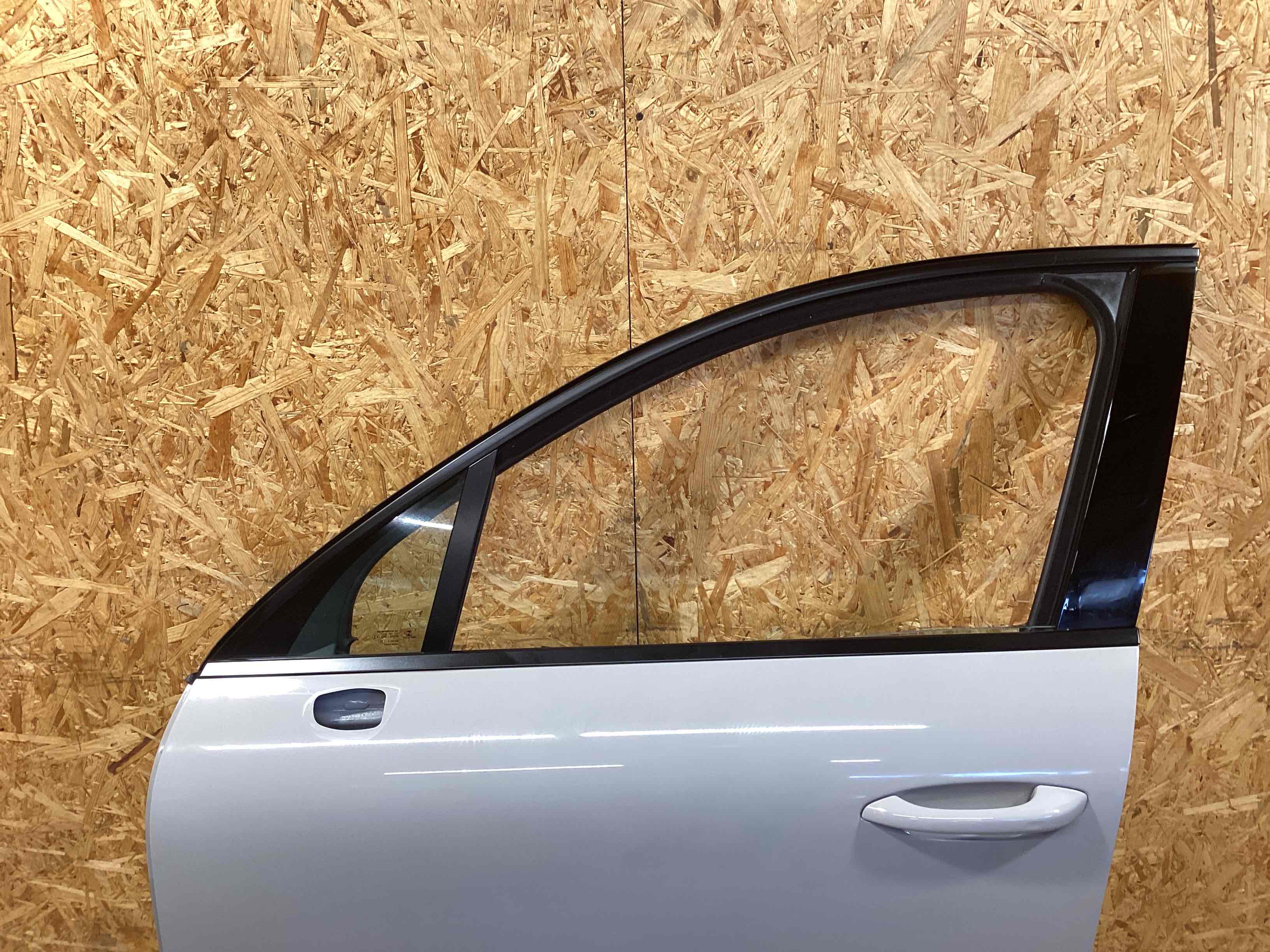 Дверь передняя левая Porsche Macan 061125-103