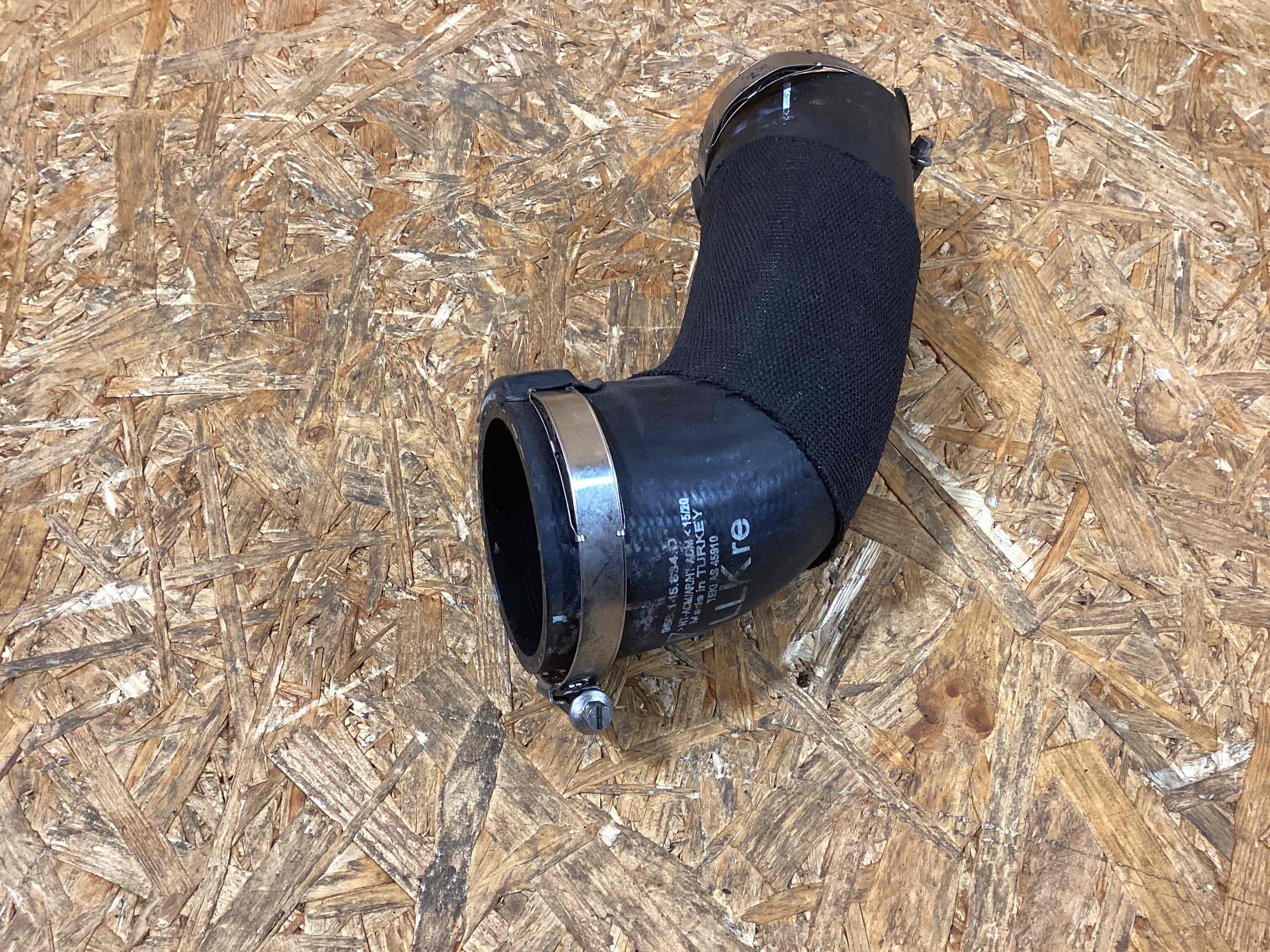 Патрубок Porsche Macan 070126-101