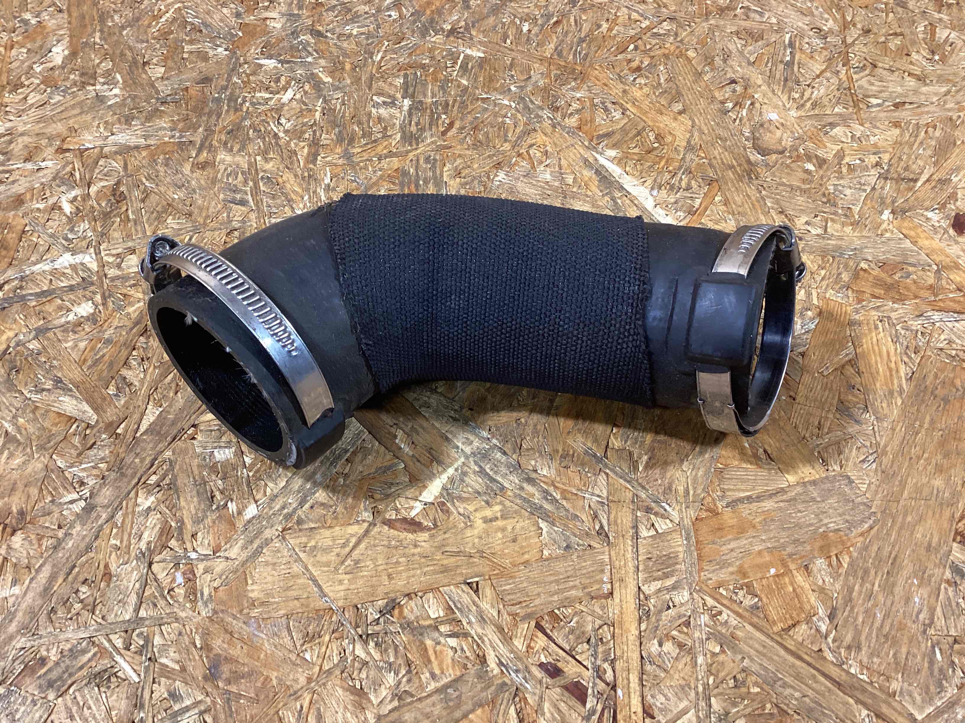 Патрубок Porsche Macan 070126-101