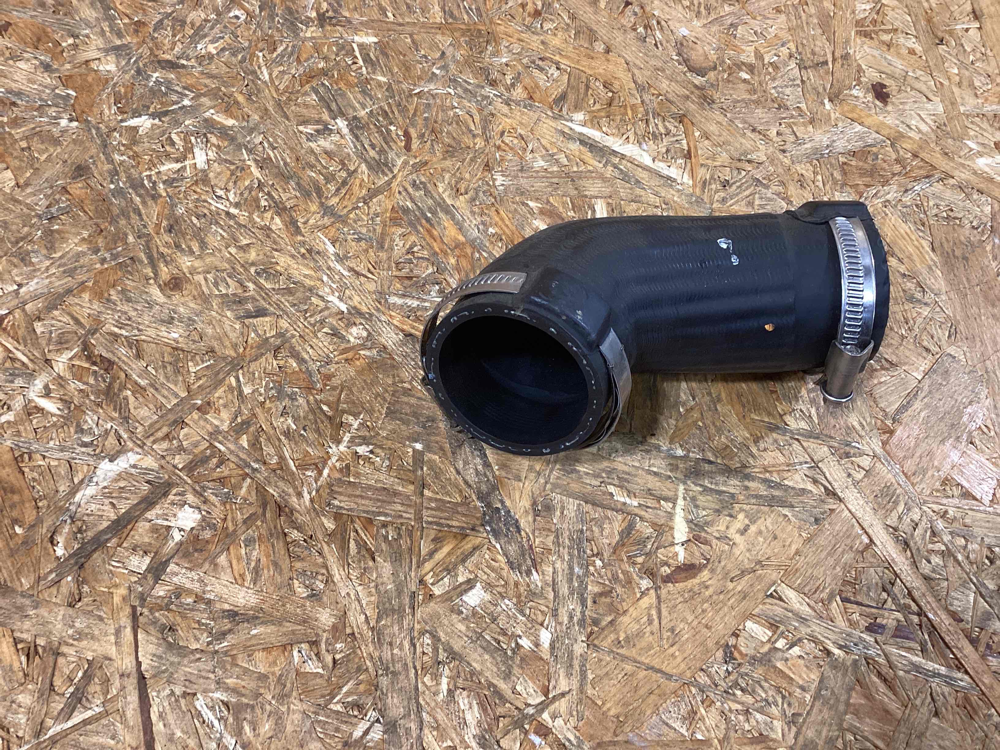 Патрубок Porsche Macan 070126-102