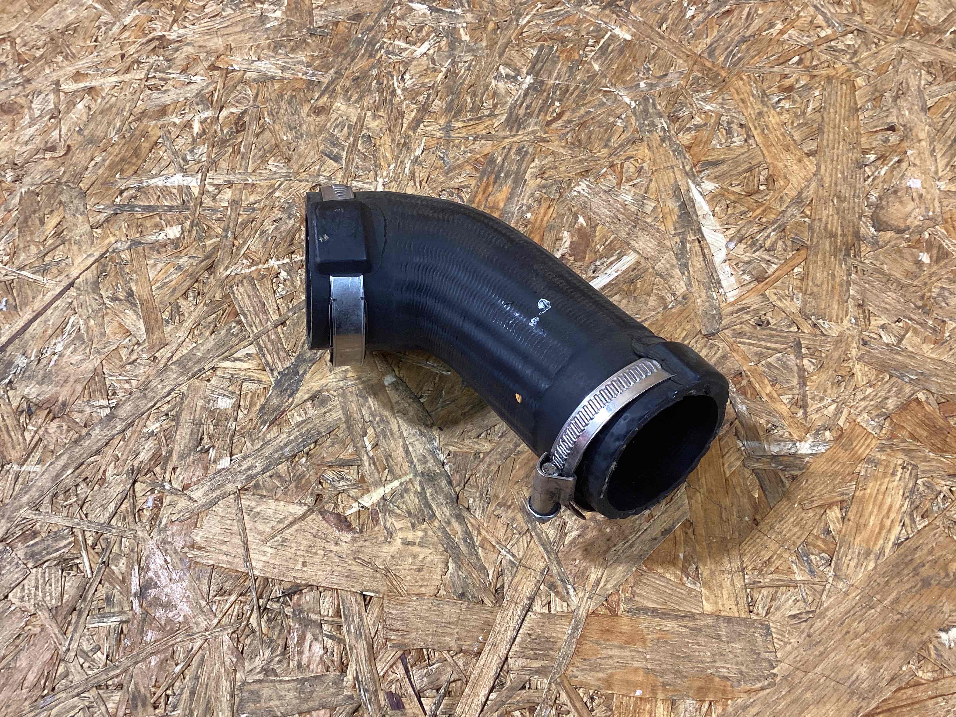 Патрубок Porsche Macan 070126-102