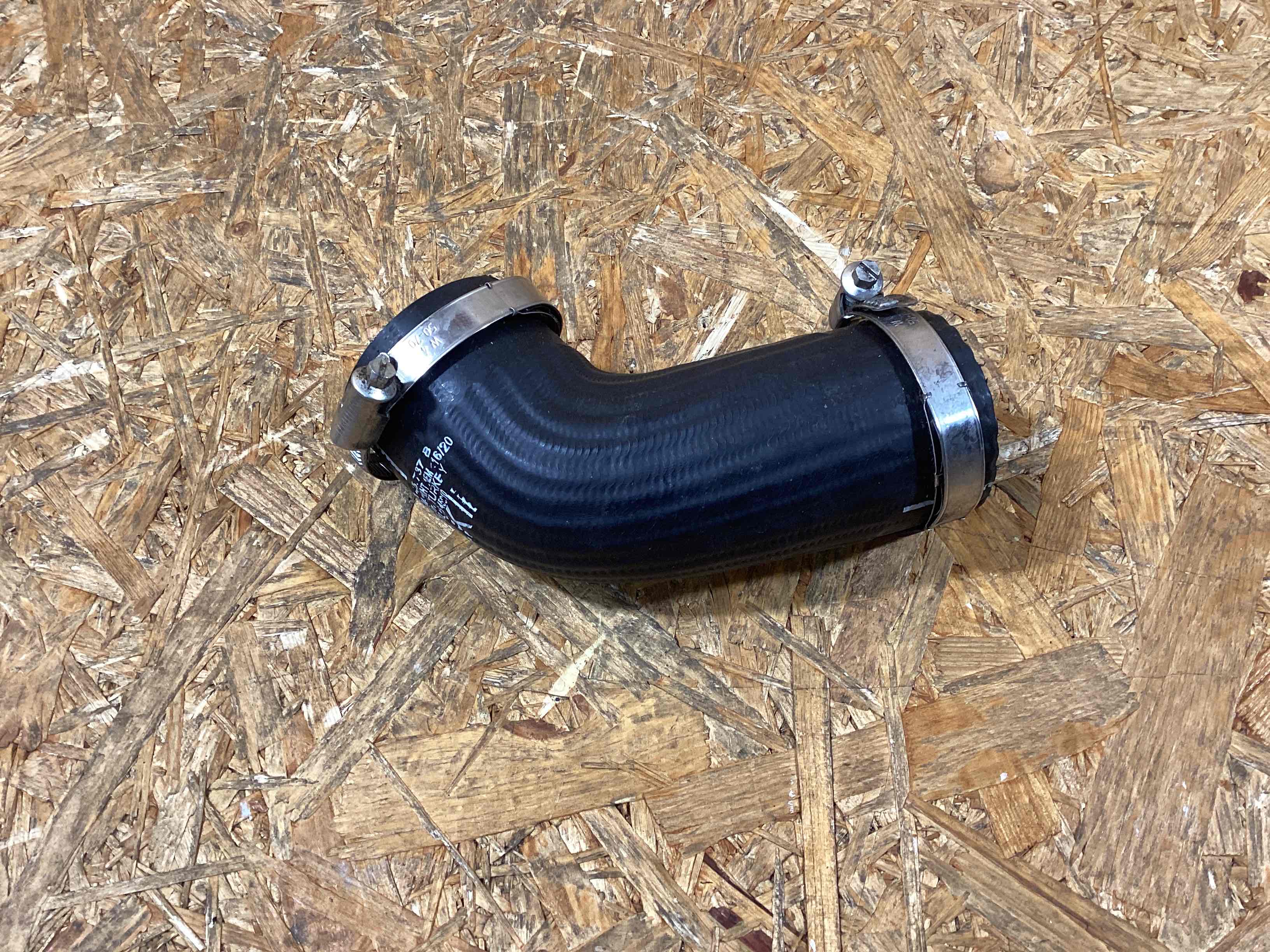 Патрубок Porsche Macan 070126-102