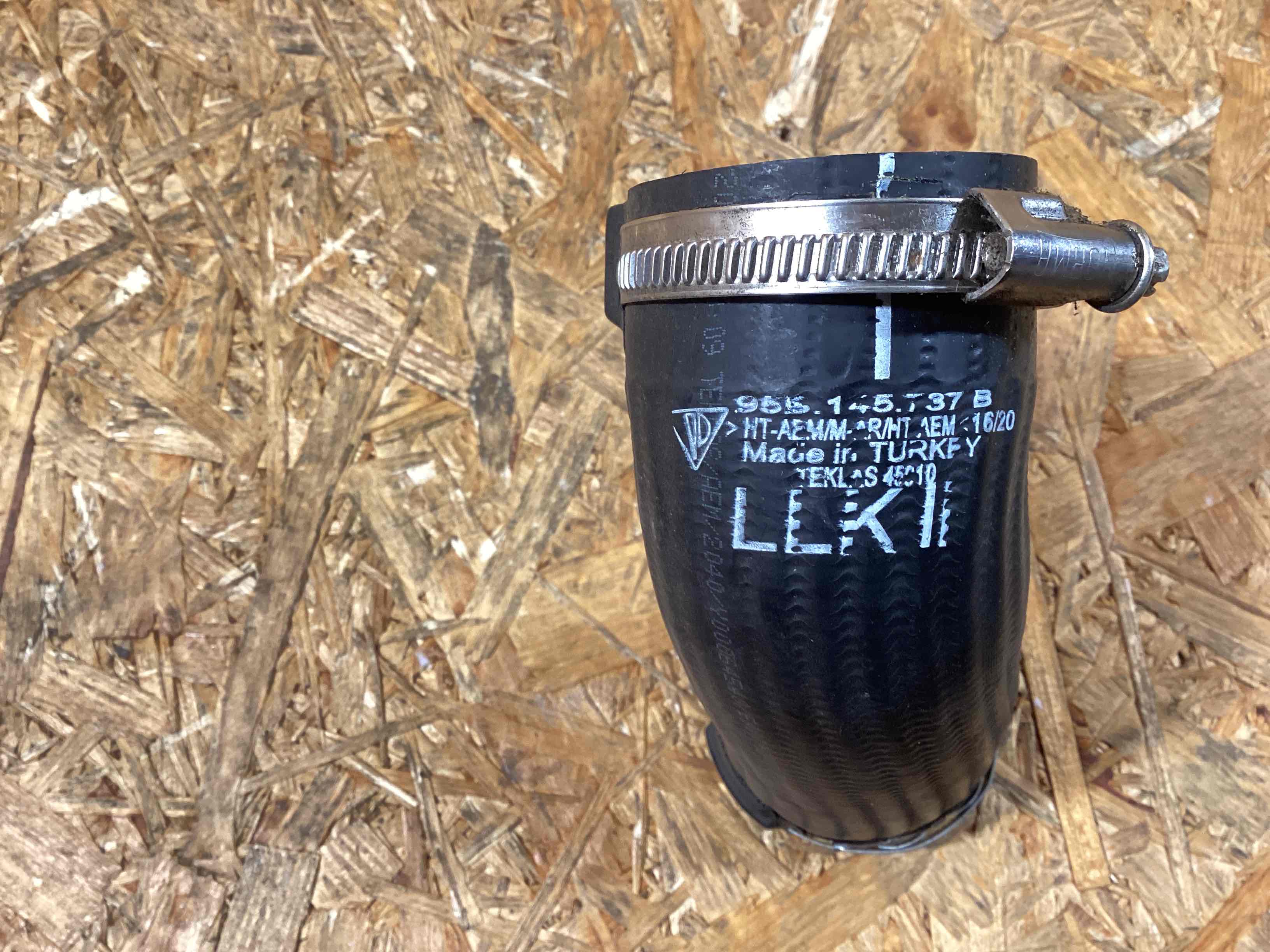 Патрубок Porsche Macan 070126-102