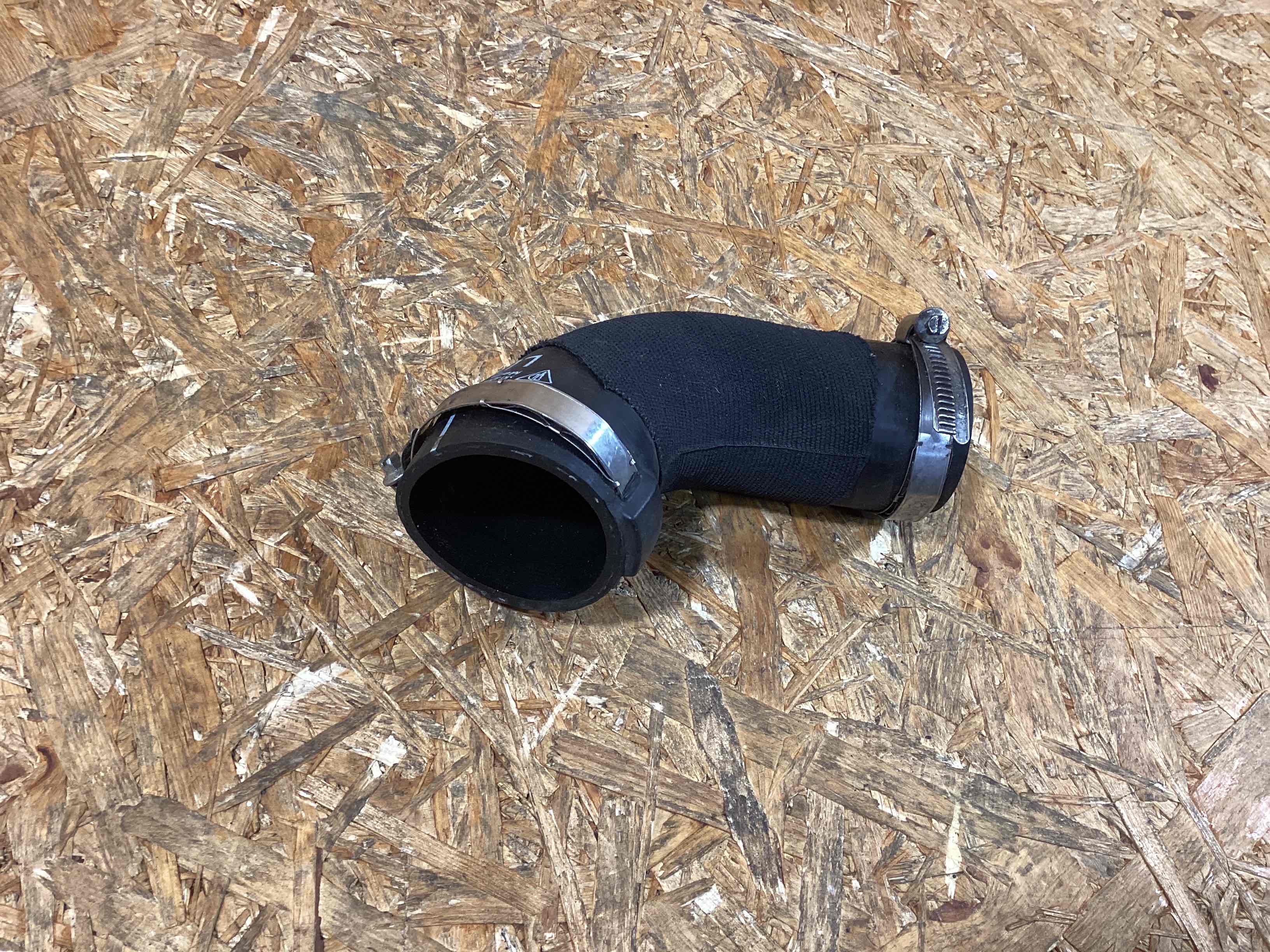 Патрубок Porsche Macan 070126-103