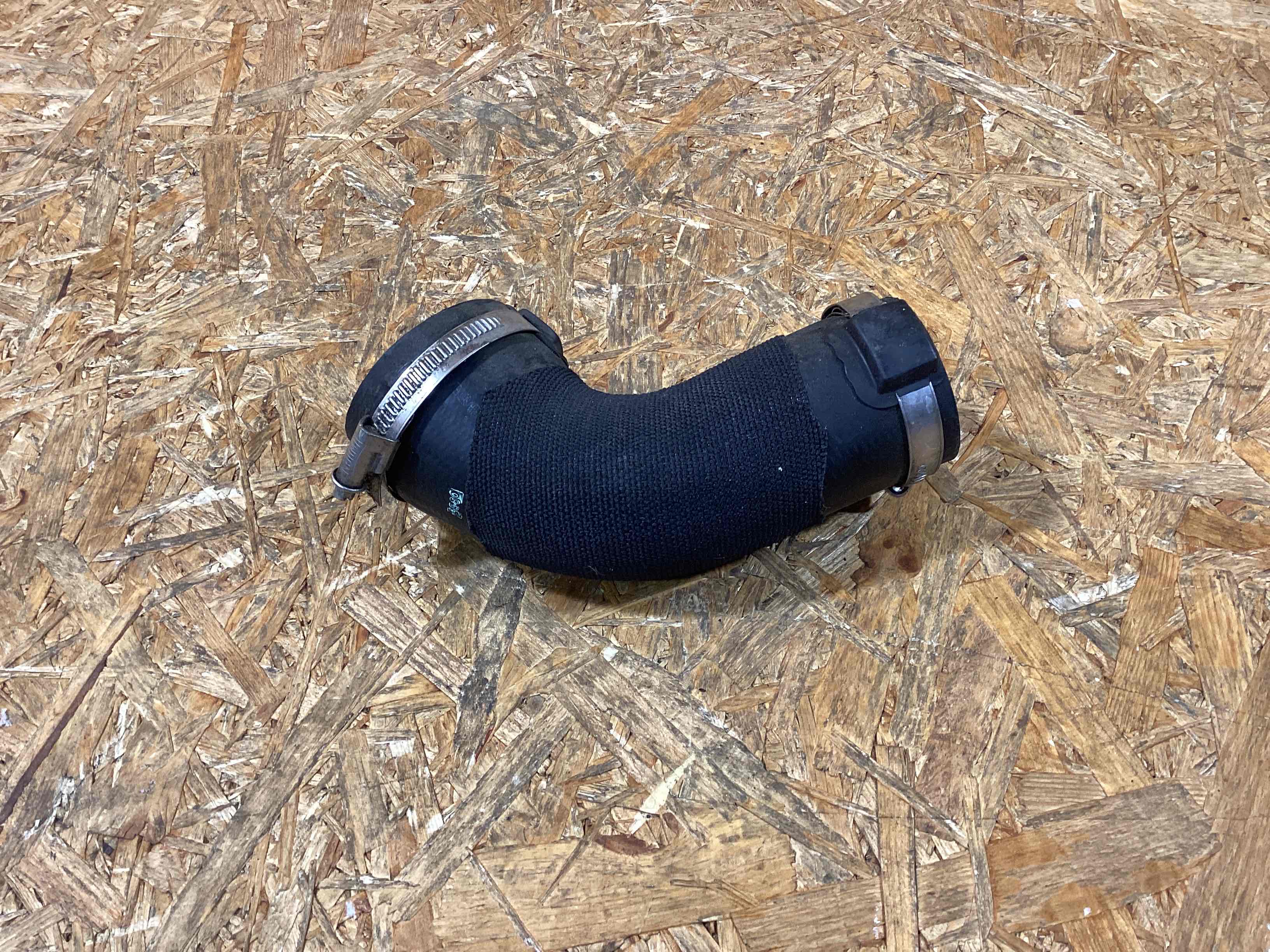 Патрубок Porsche Macan 070126-103