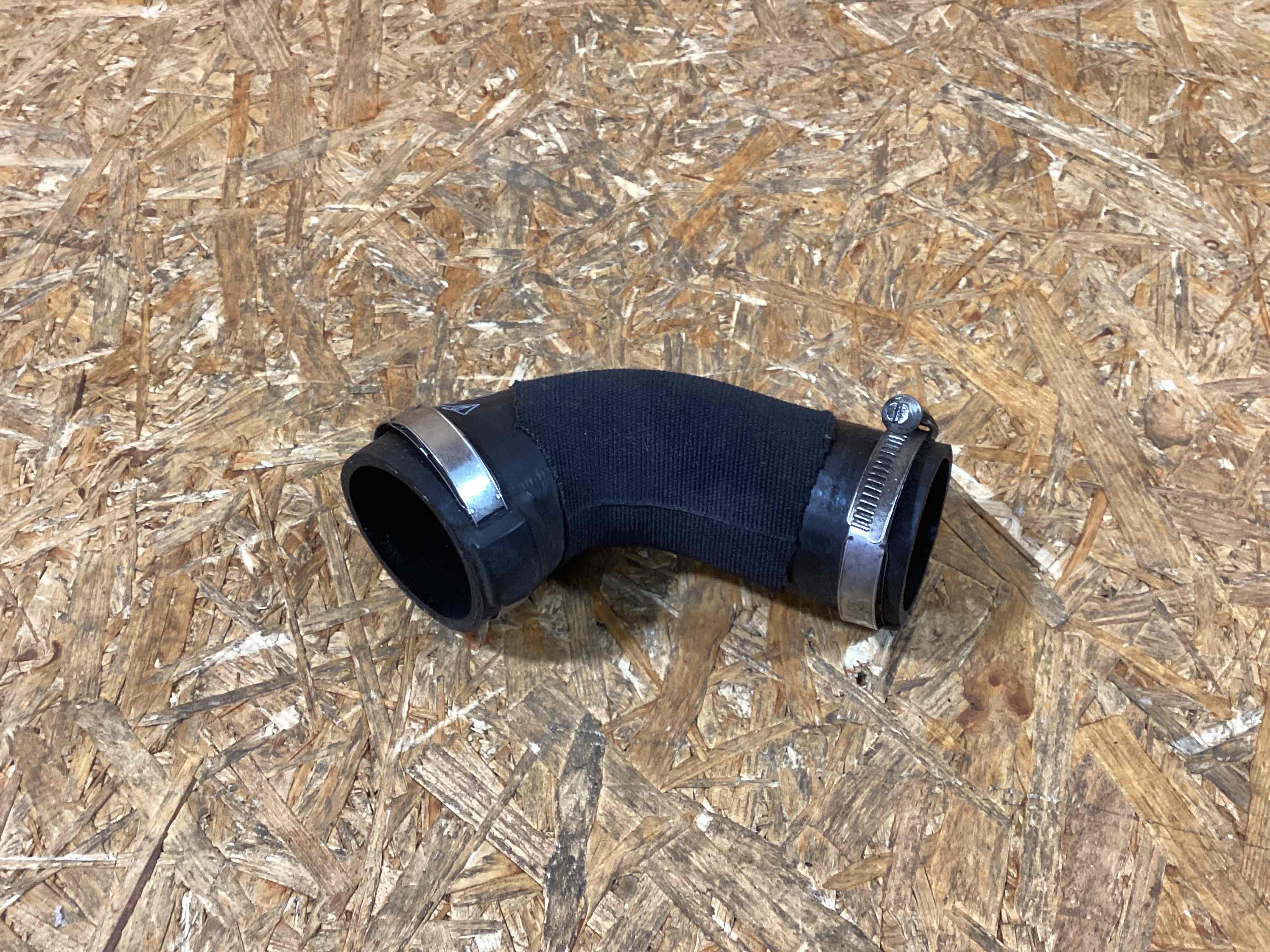 Патрубок Porsche Macan 070126-103