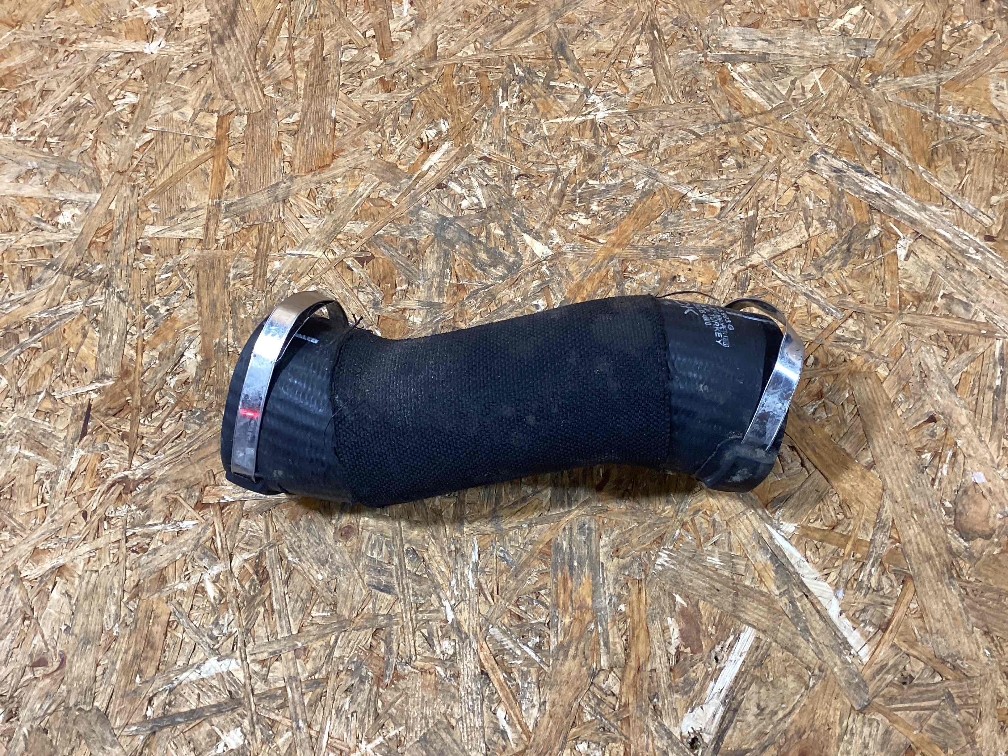 Патрубок Porsche Macan 070126-104