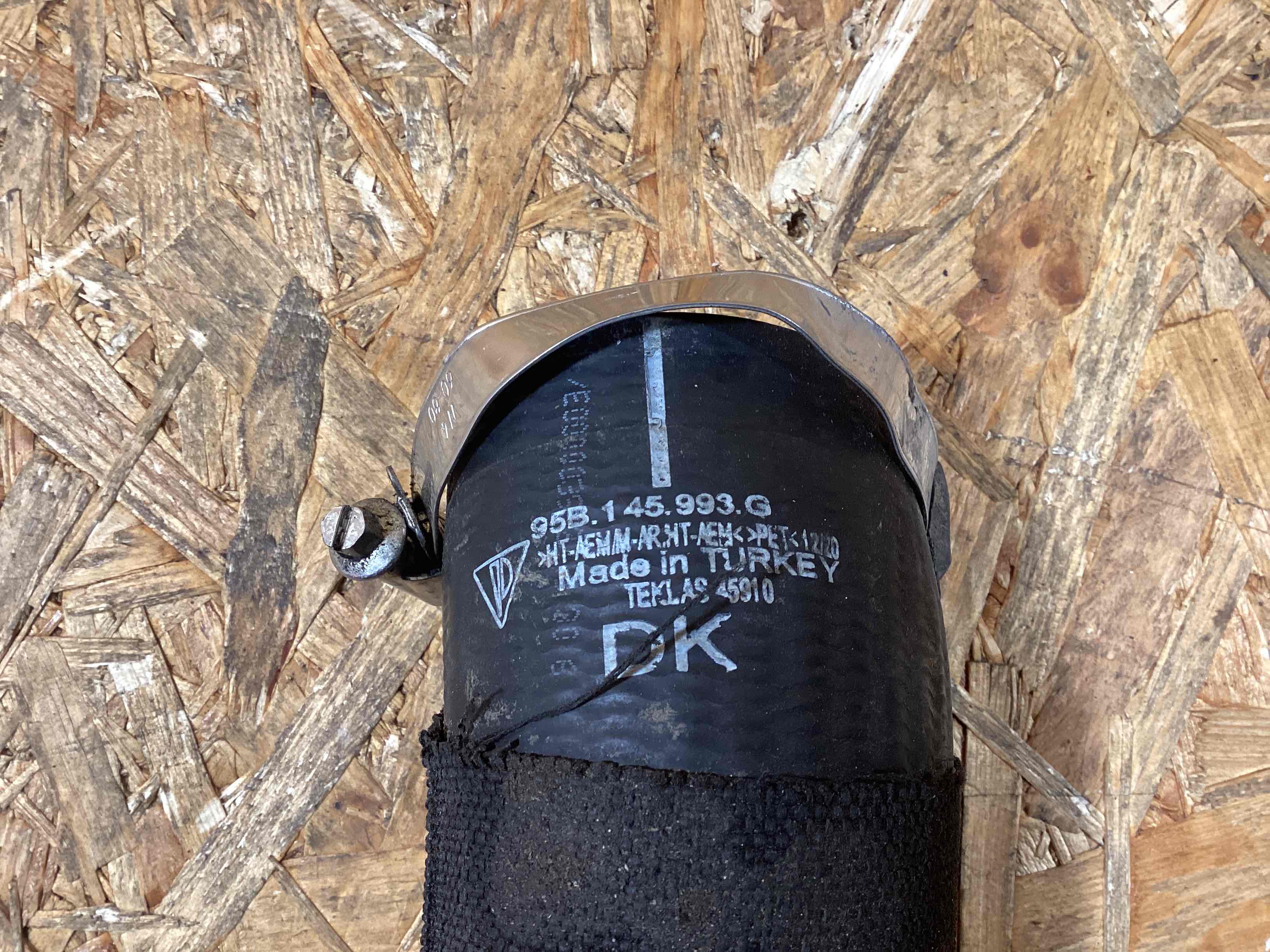 Патрубок Porsche Macan 070126-104