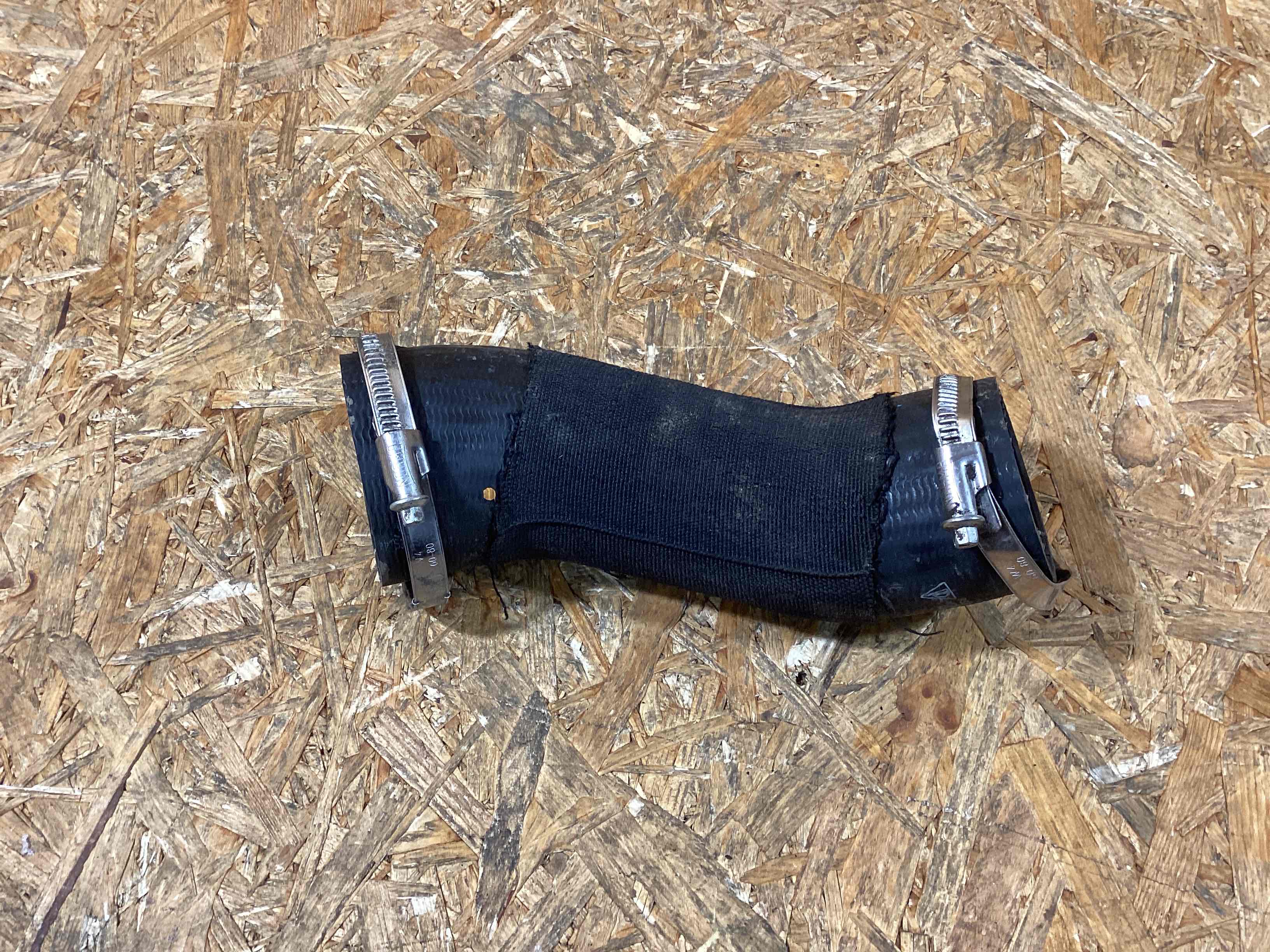 Патрубок Porsche Macan 070126-104