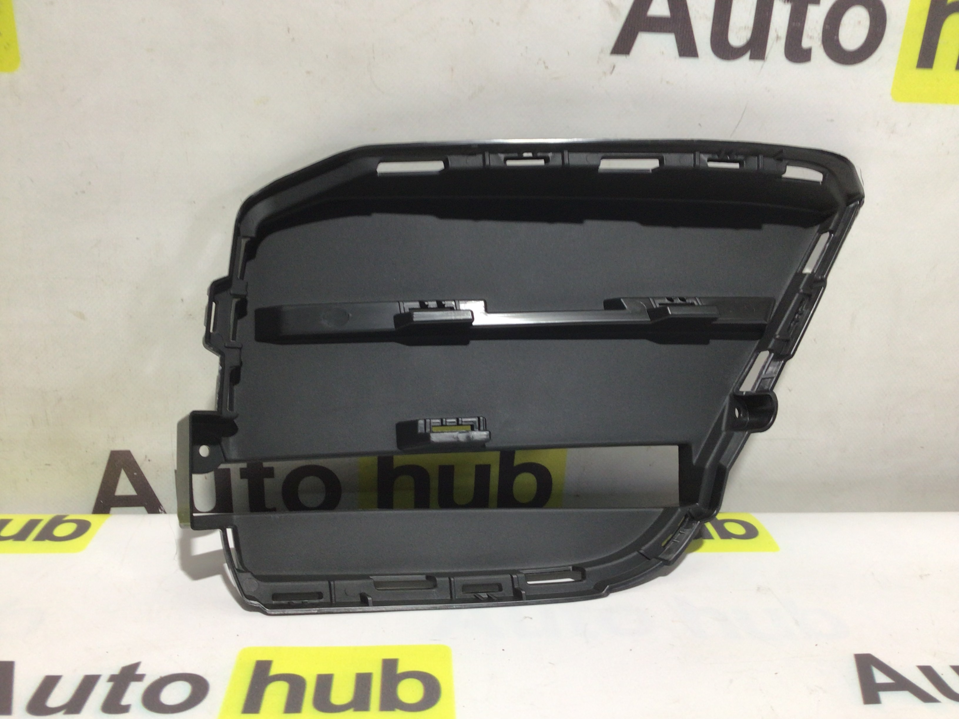 Заглушка, вставка (решетка) в бампер Porsche Macan 070426-001