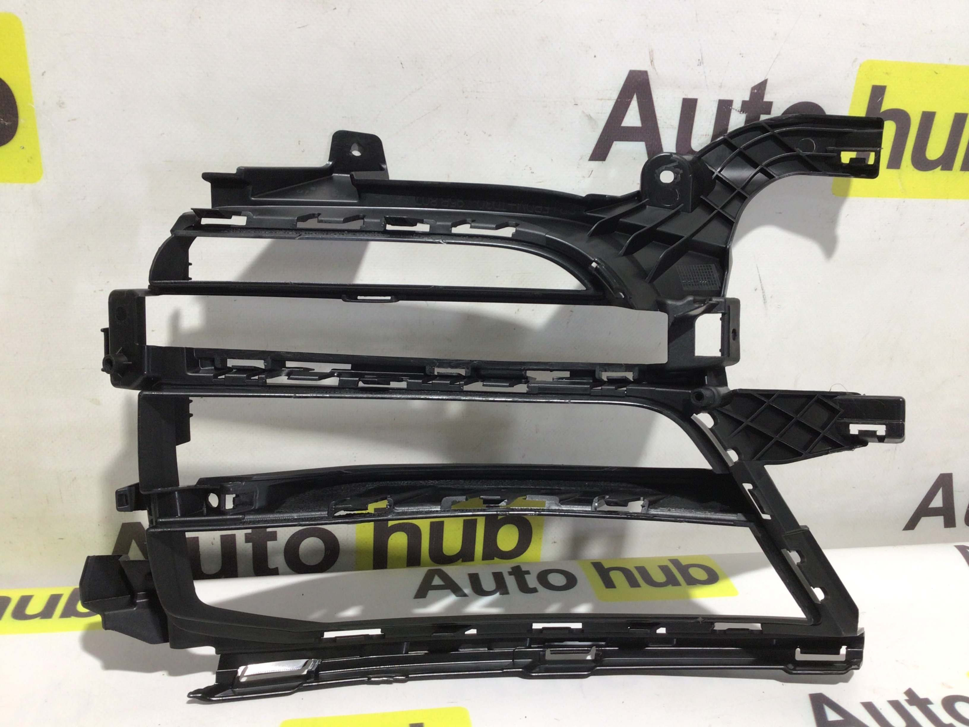 Заглушка, вставка (решетка) в бампер Porsche Macan 070426-005