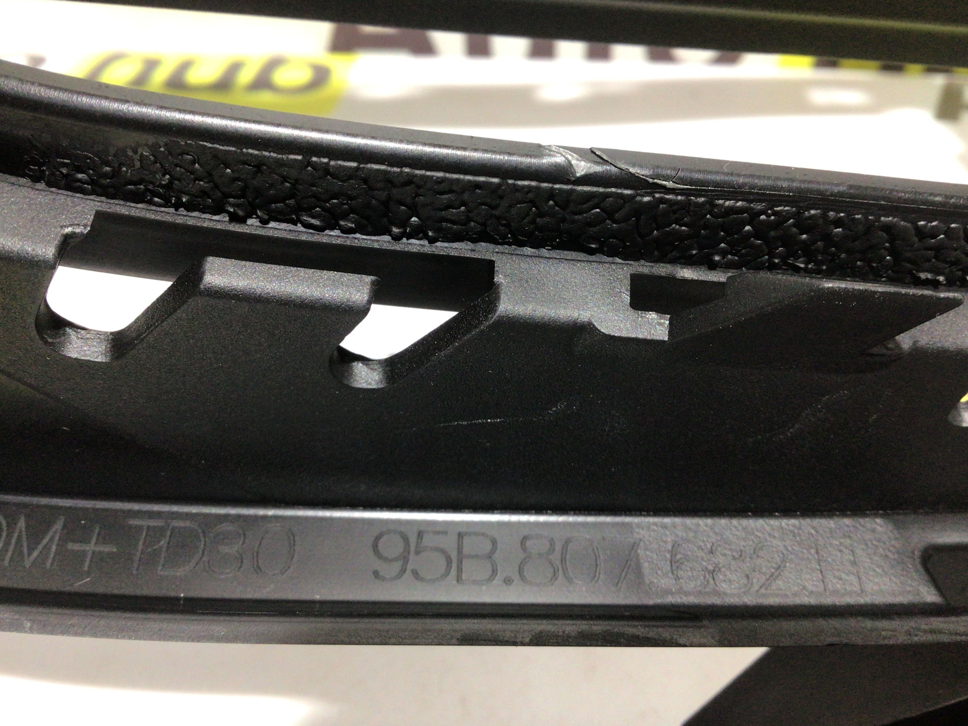 Заглушка, вставка (решетка) в бампер Porsche Macan 070426-006