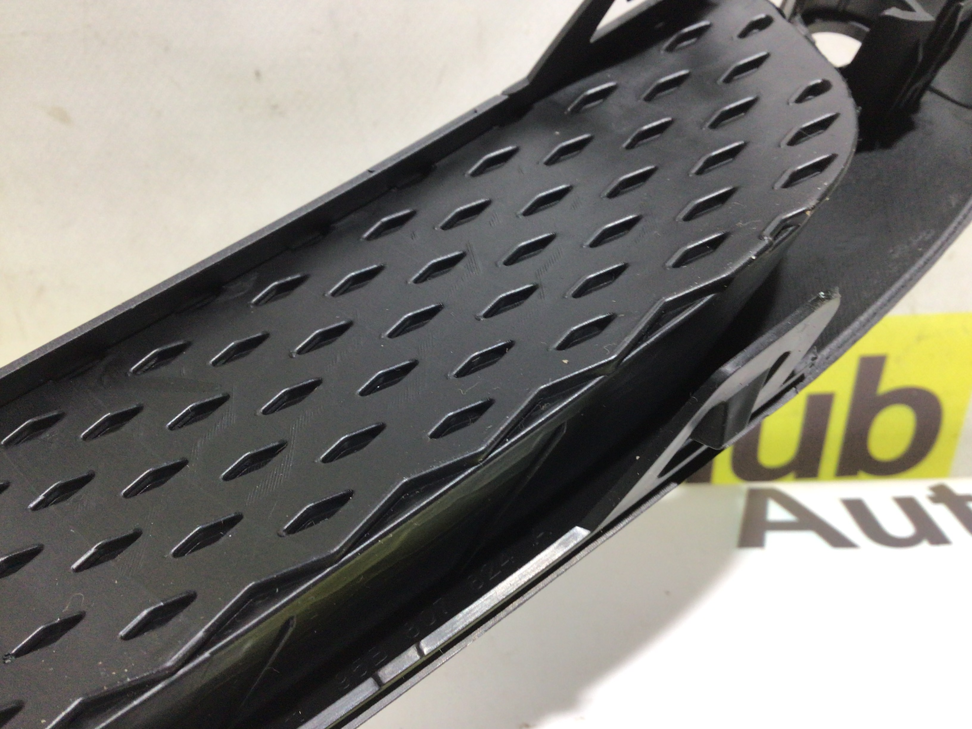 Заглушка, вставка (решетка) в бампер Porsche Macan 070426-012