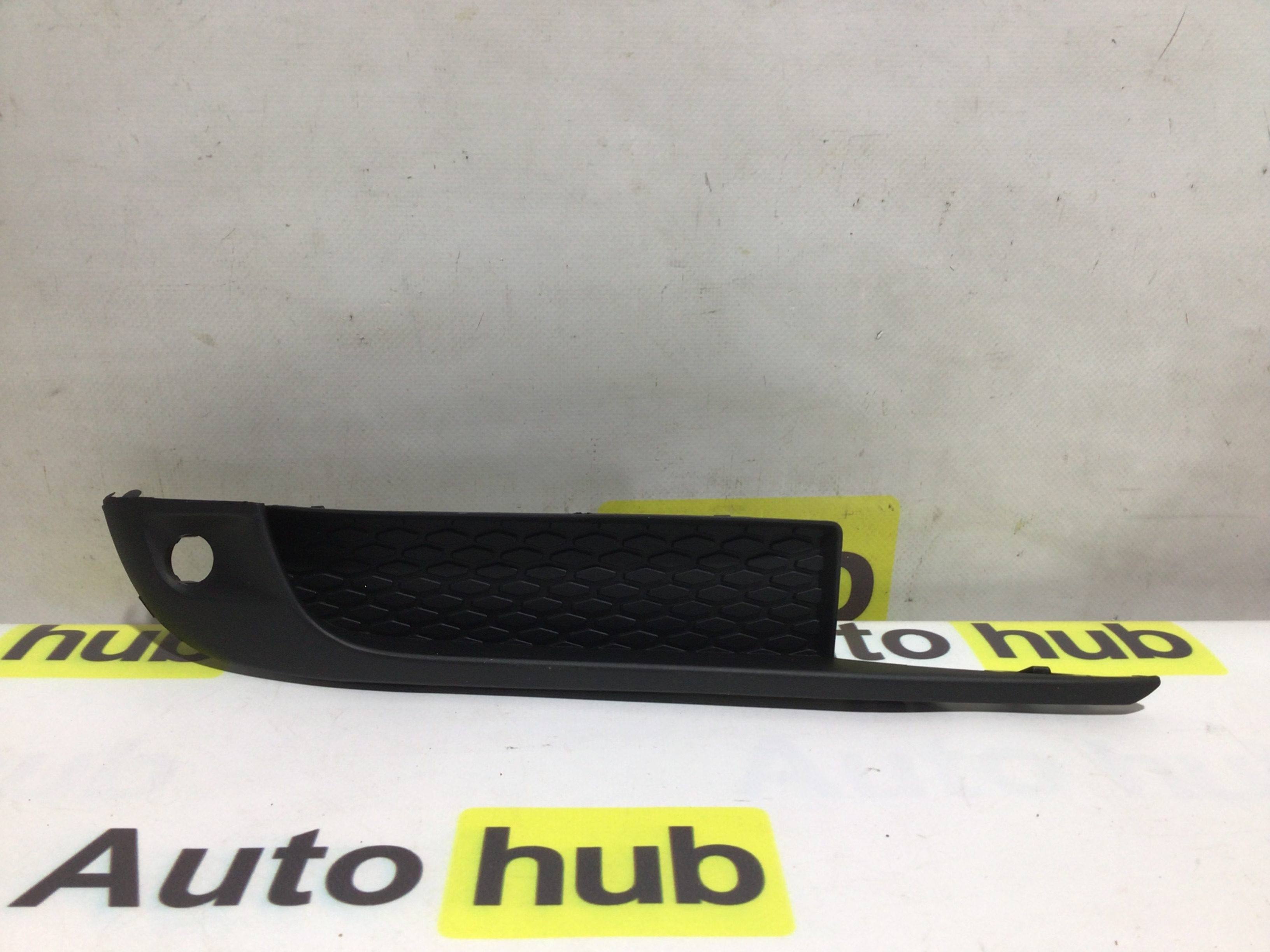 Заглушка, вставка (решетка) в бампер Porsche Macan 070426-012