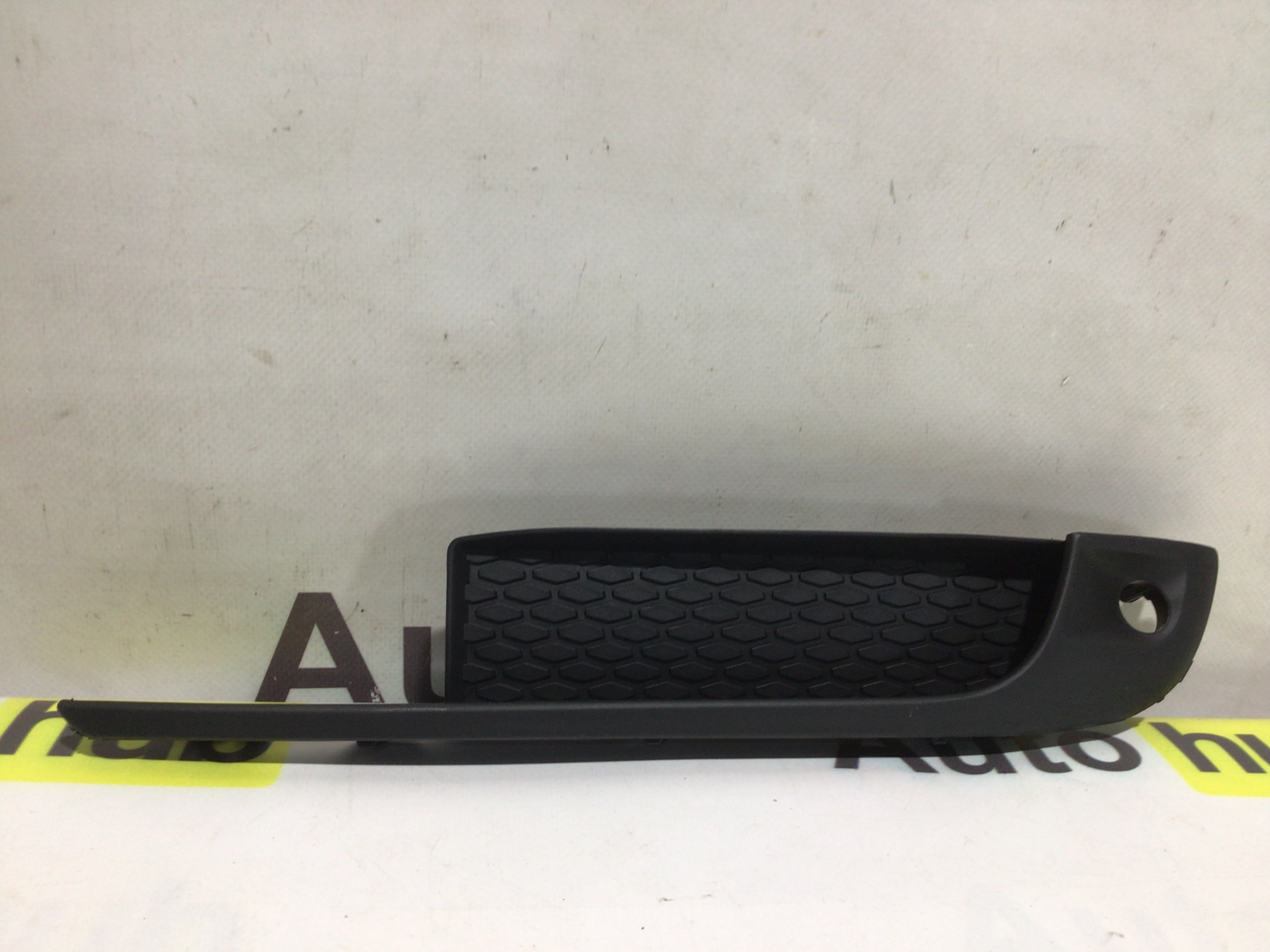 Заглушка, вставка (решетка) в бампер Porsche Macan 070426-014