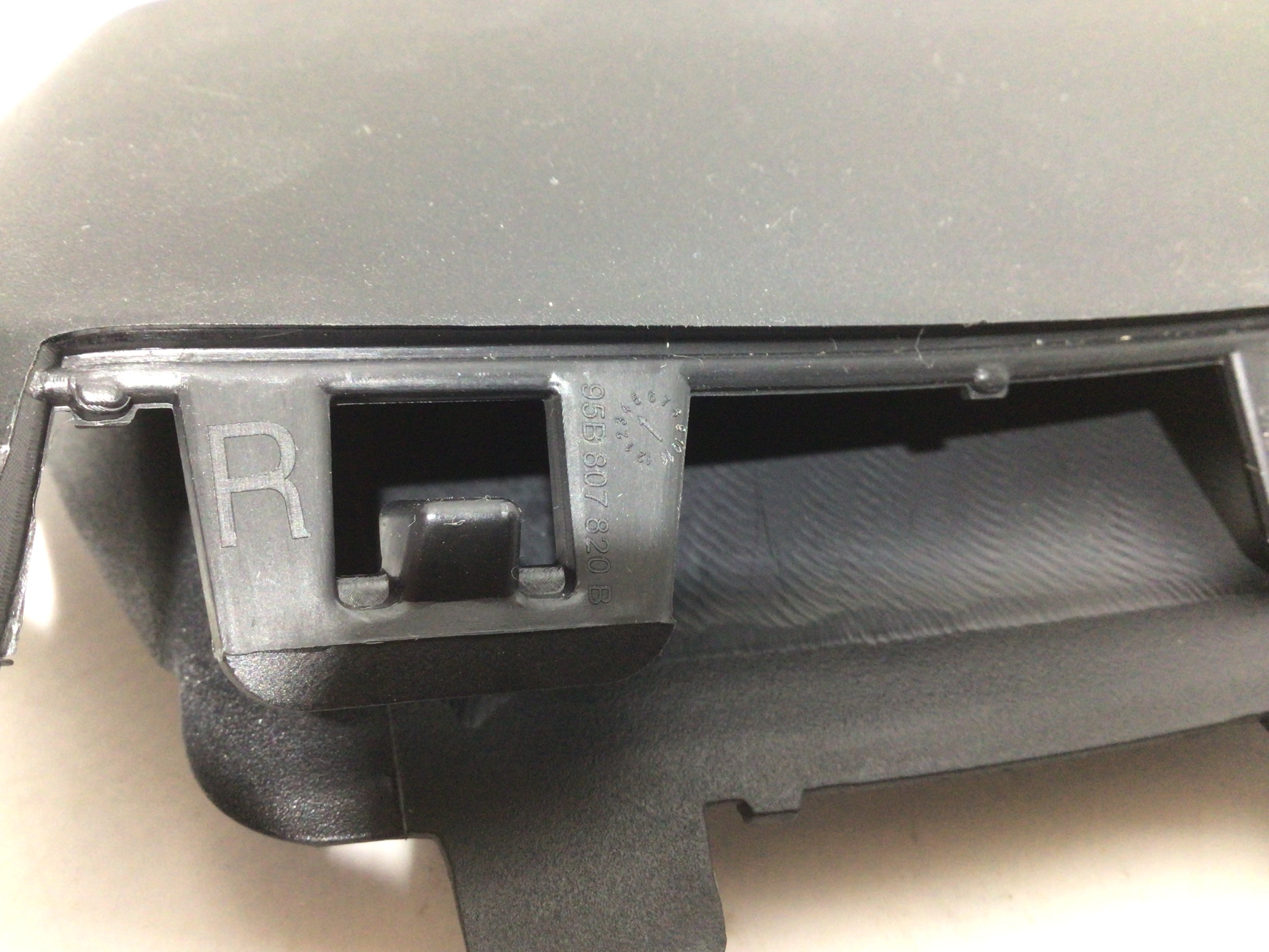 Заглушка, вставка (решетка) в бампер Porsche Macan 070426-016