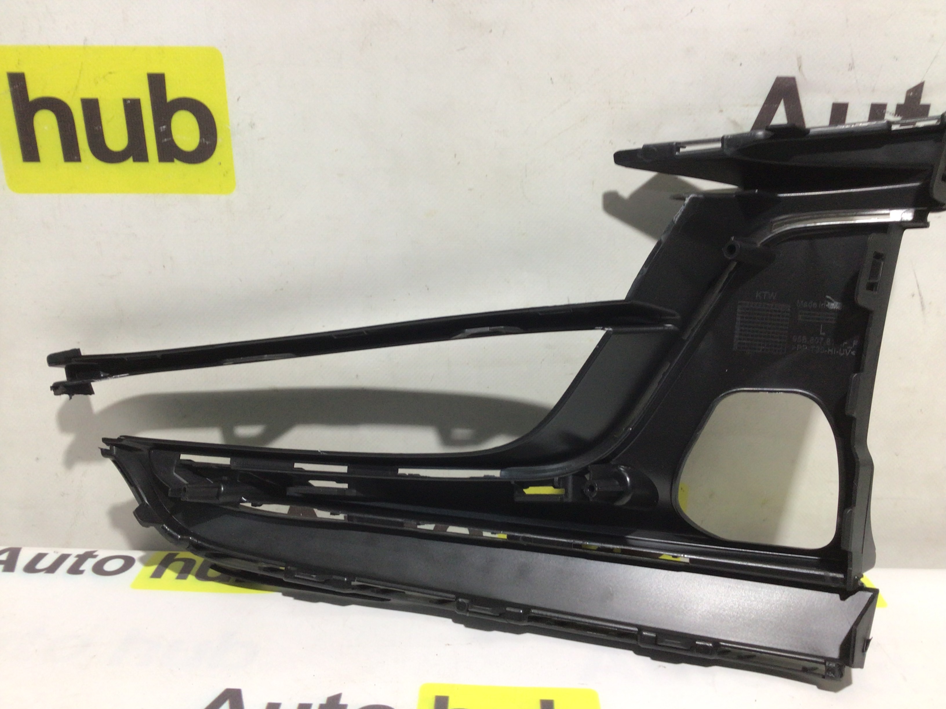 Заглушка, вставка (решетка) в бампер Porsche Macan 070426-020