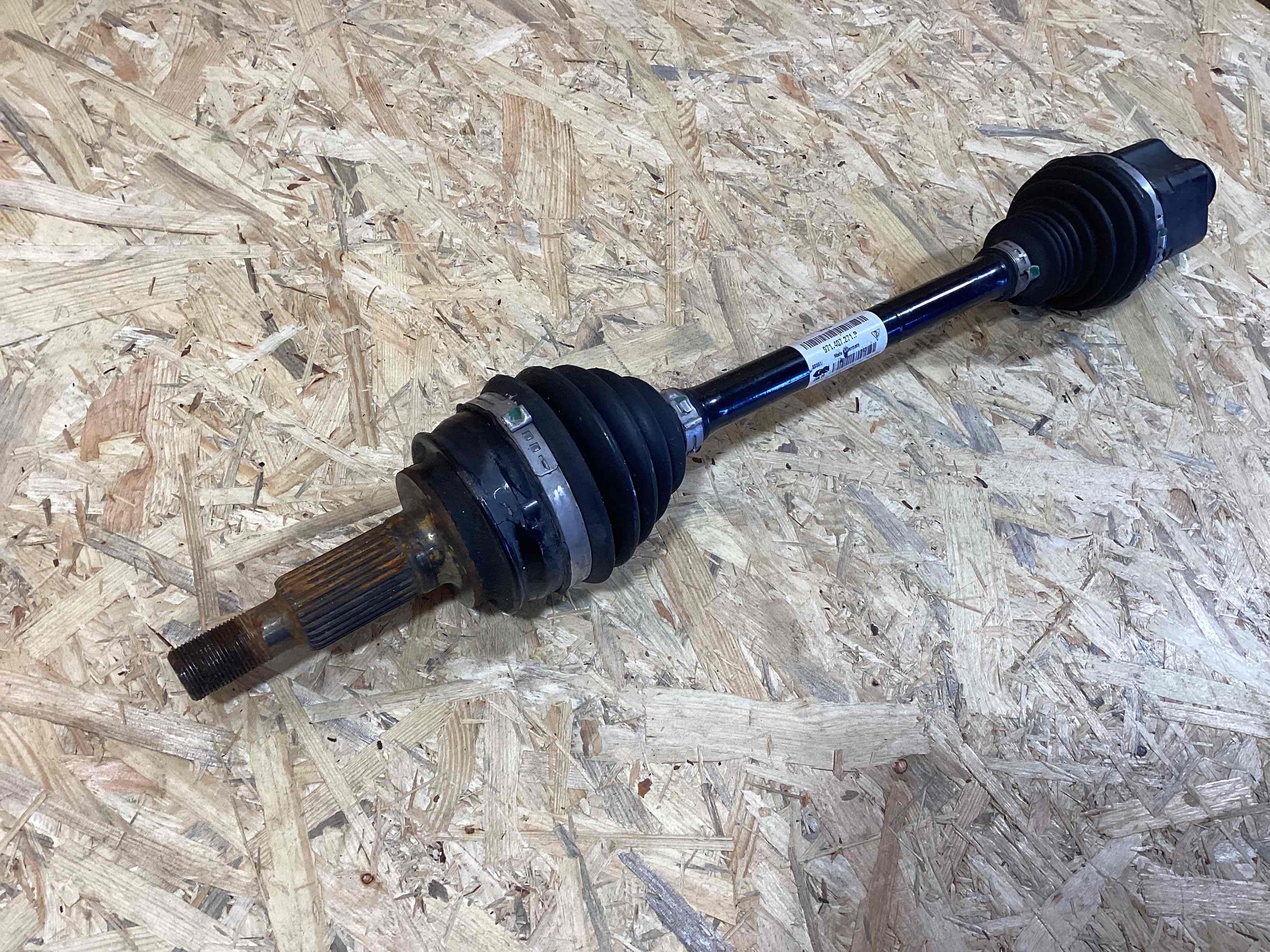 Полуось передняя левая (приводной вал, ШРУС) Porsche Panamera 070426-102