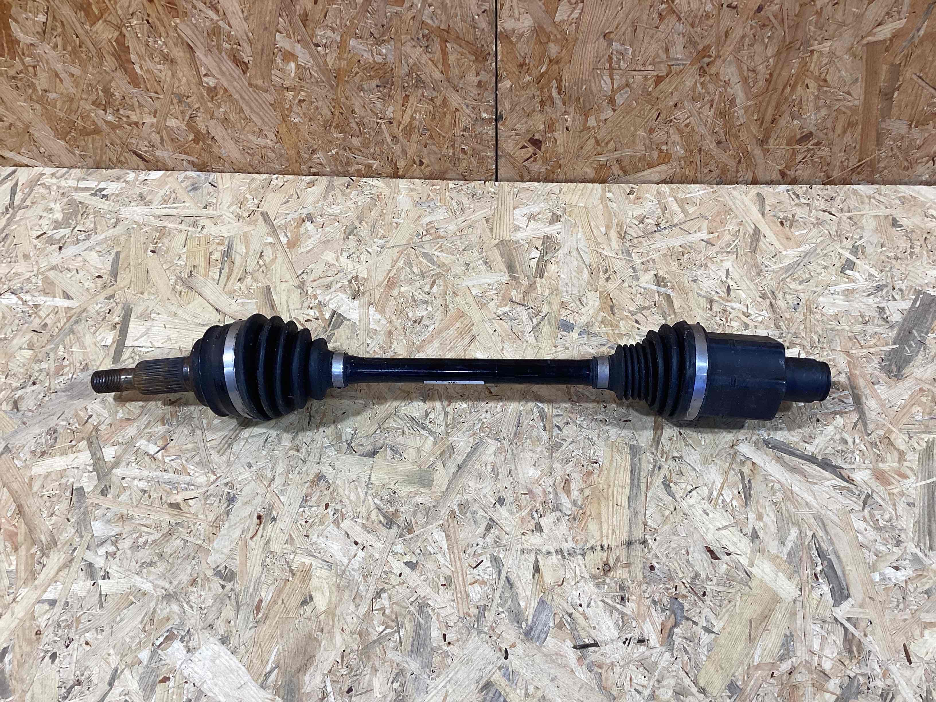 Полуось передняя левая (приводной вал, ШРУС) Porsche Panamera 070426-102