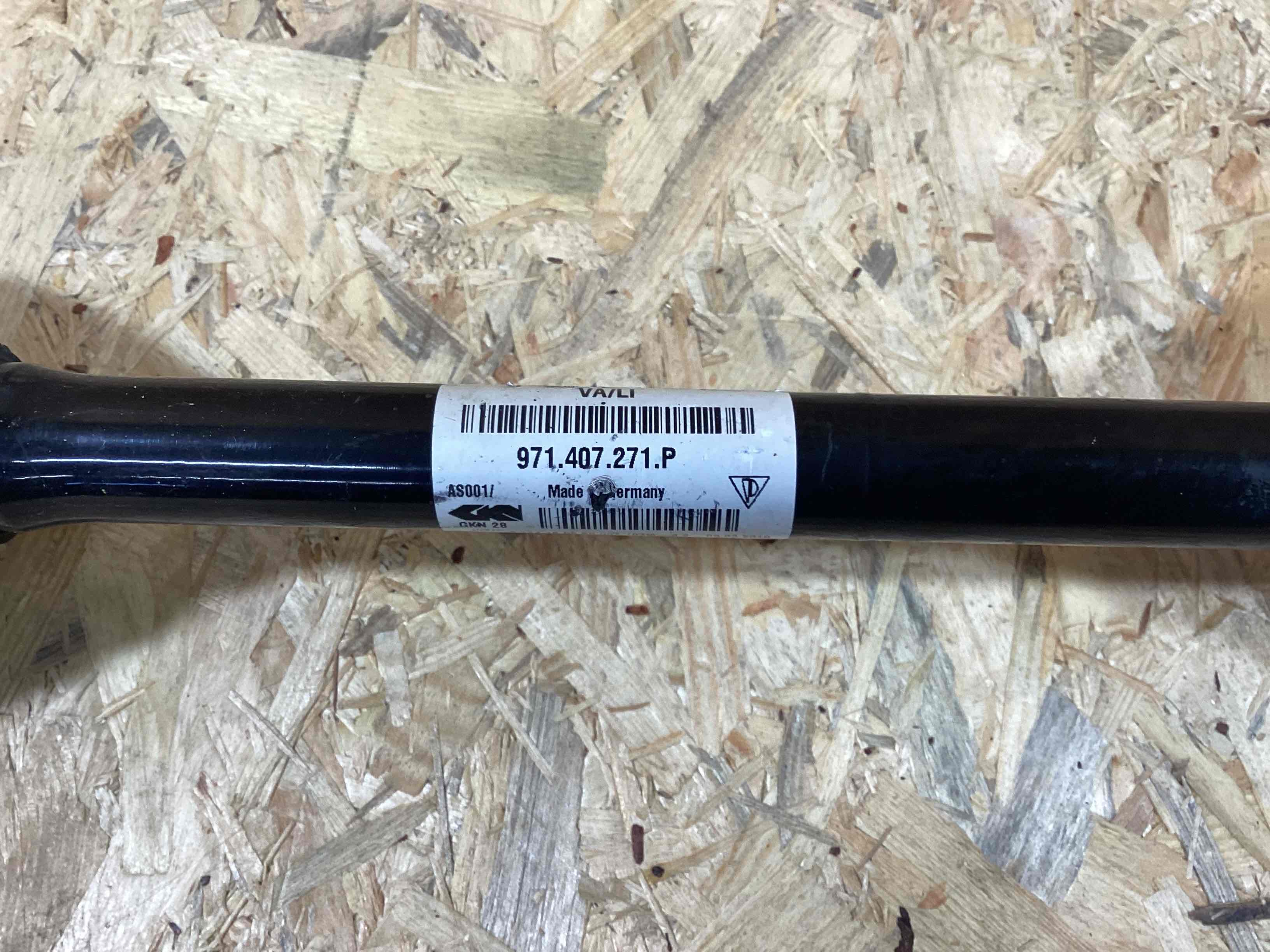 Полуось передняя левая (приводной вал, ШРУС) Porsche Panamera 070426-102