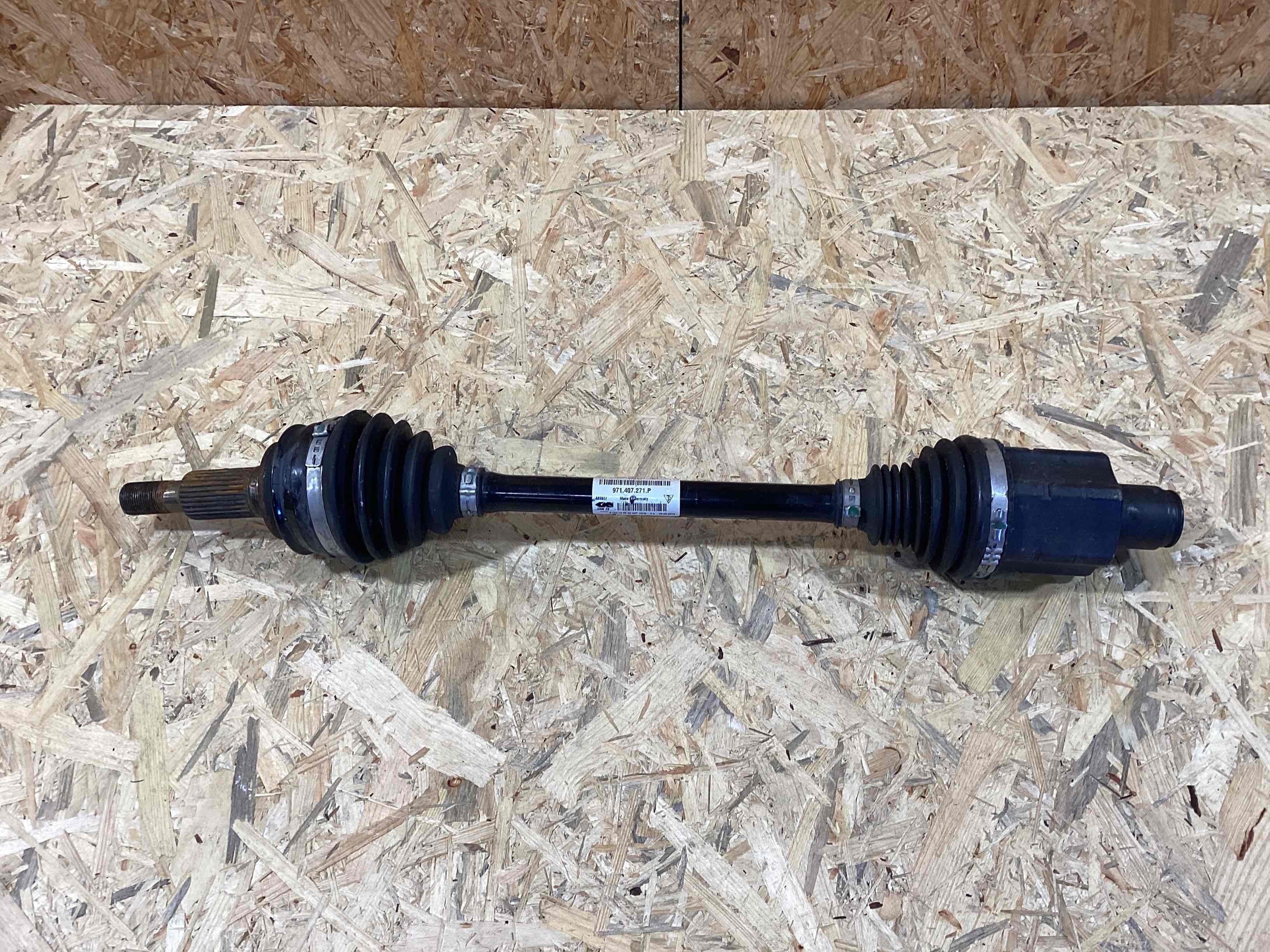 Полуось передняя левая (приводной вал, ШРУС) Porsche Panamera 070426-102