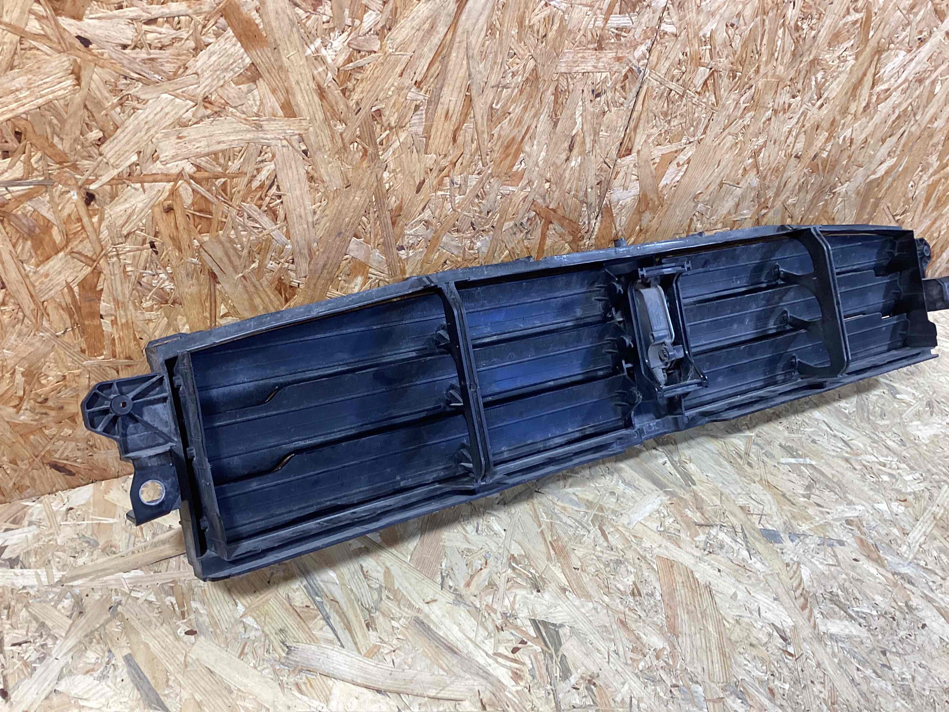 Жалюзи радиатора Porsche Macan 070426-106